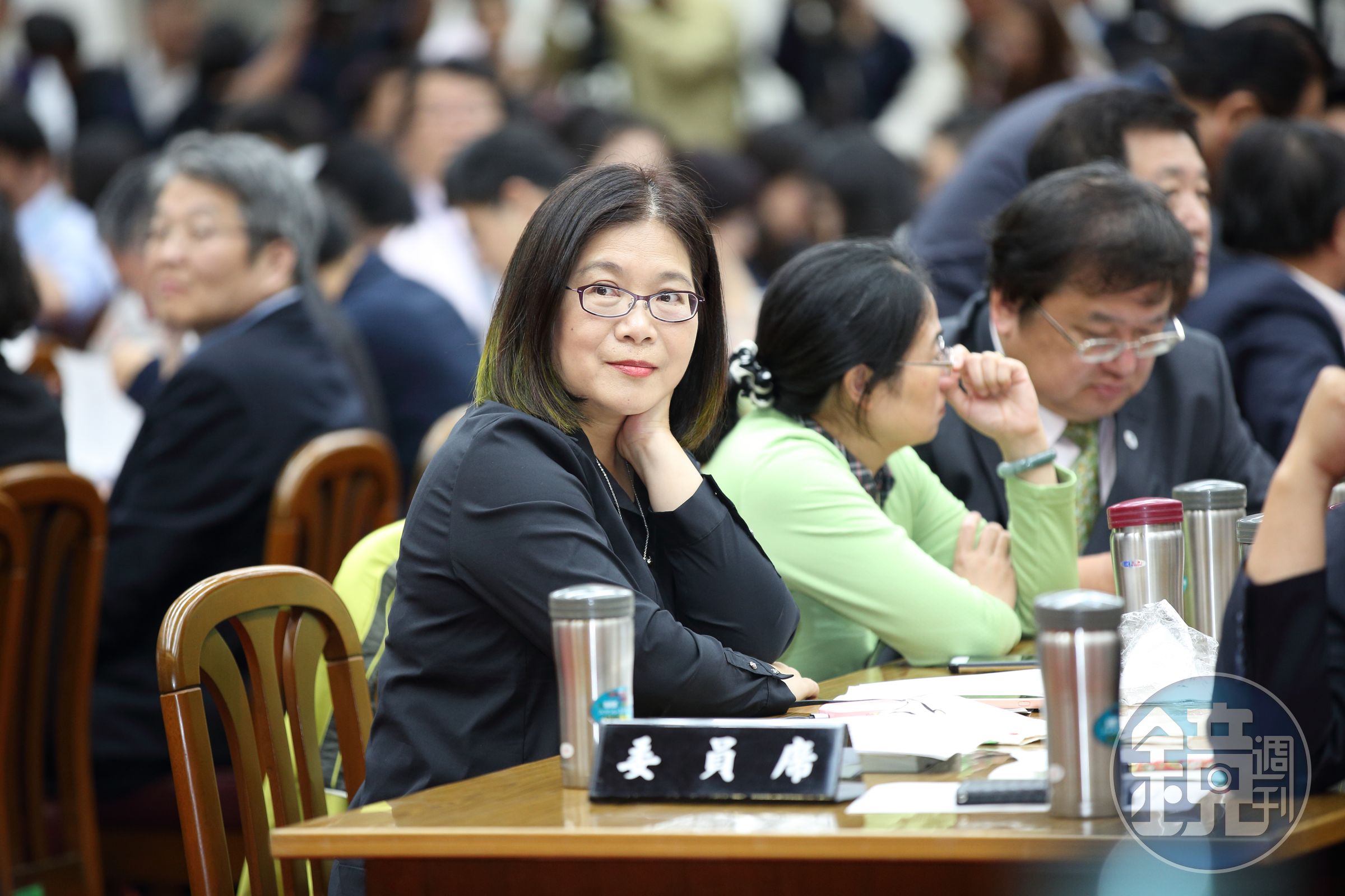 課審會決議文言文比例不變，民進黨立委管碧玲、陳其邁等人認為會議處理程序有瑕疵。
