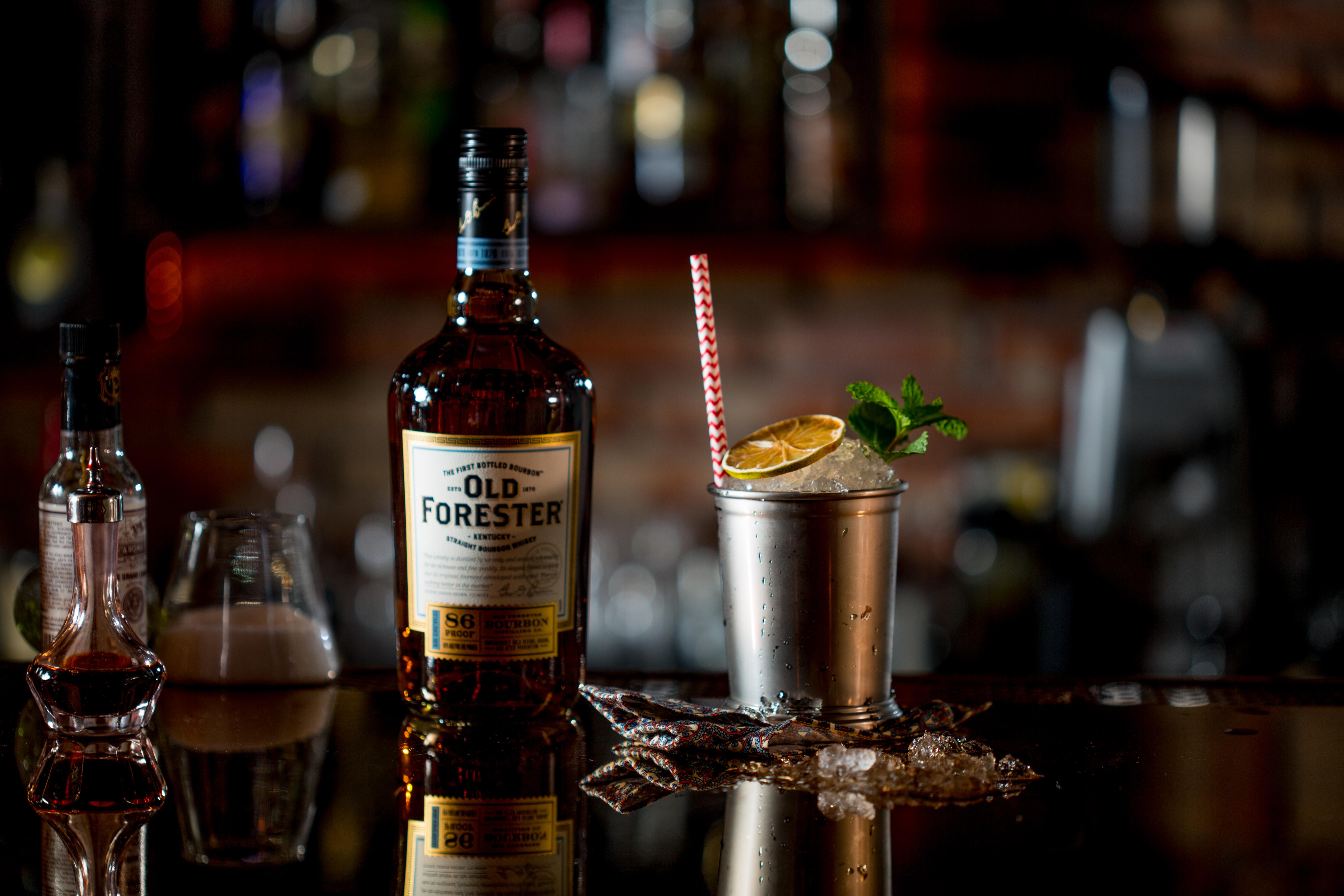 「Mint Julep」撞上個性強烈的「歐佛斯特經典86」，翻出沁爽豪邁的波本滋味。