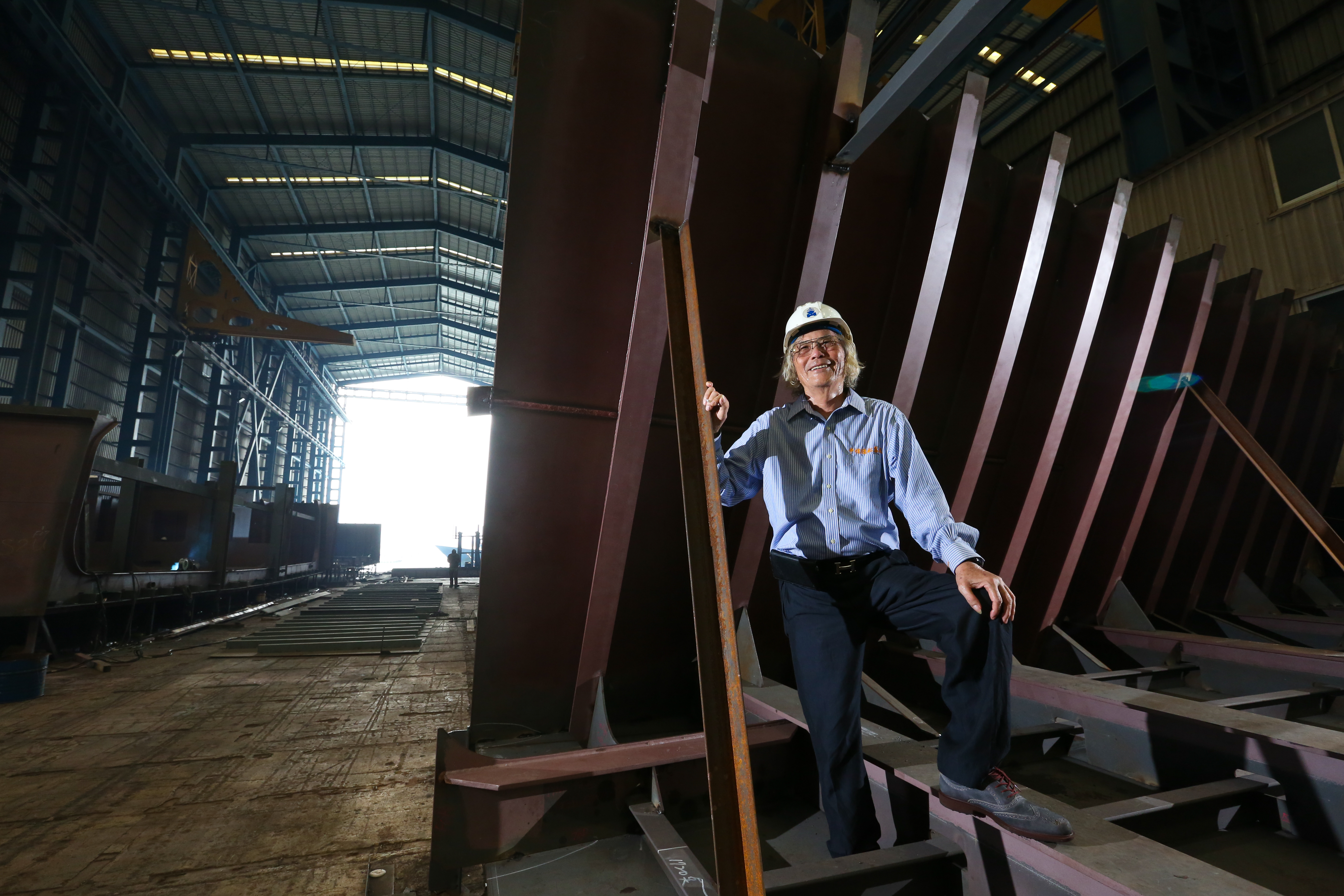 韓碧祥從高雄港務局臨時工做起，後來進入當時最大的民營造船廠豐國工作。