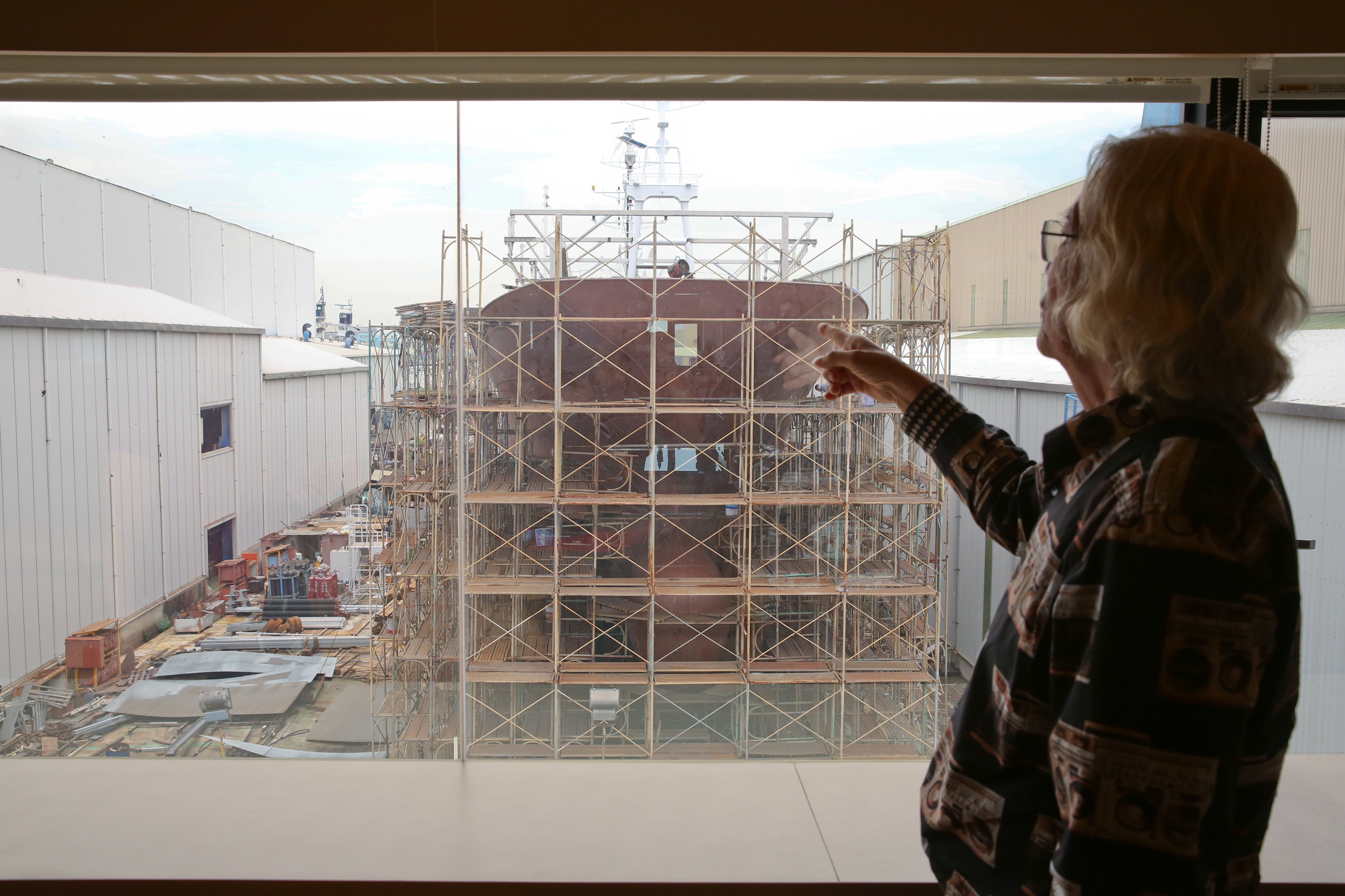 初期韓碧祥向人租船台造船,隨著業務量越來越大,他陸續併購,幾乎把旗津周邊的造船廠買光。