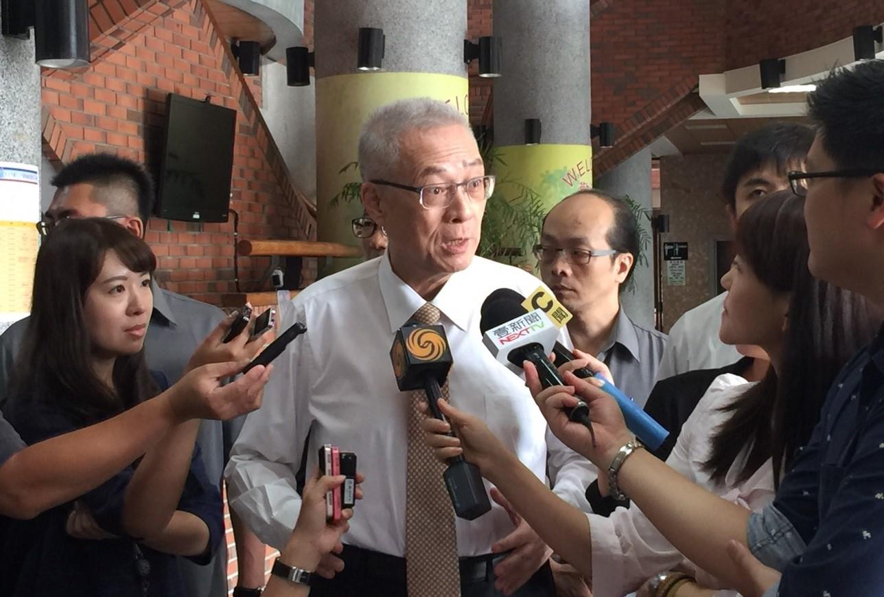 針對國共論壇何時舉辦的問題，吳敦義今表示，應順應雙方行程安排比較合理。