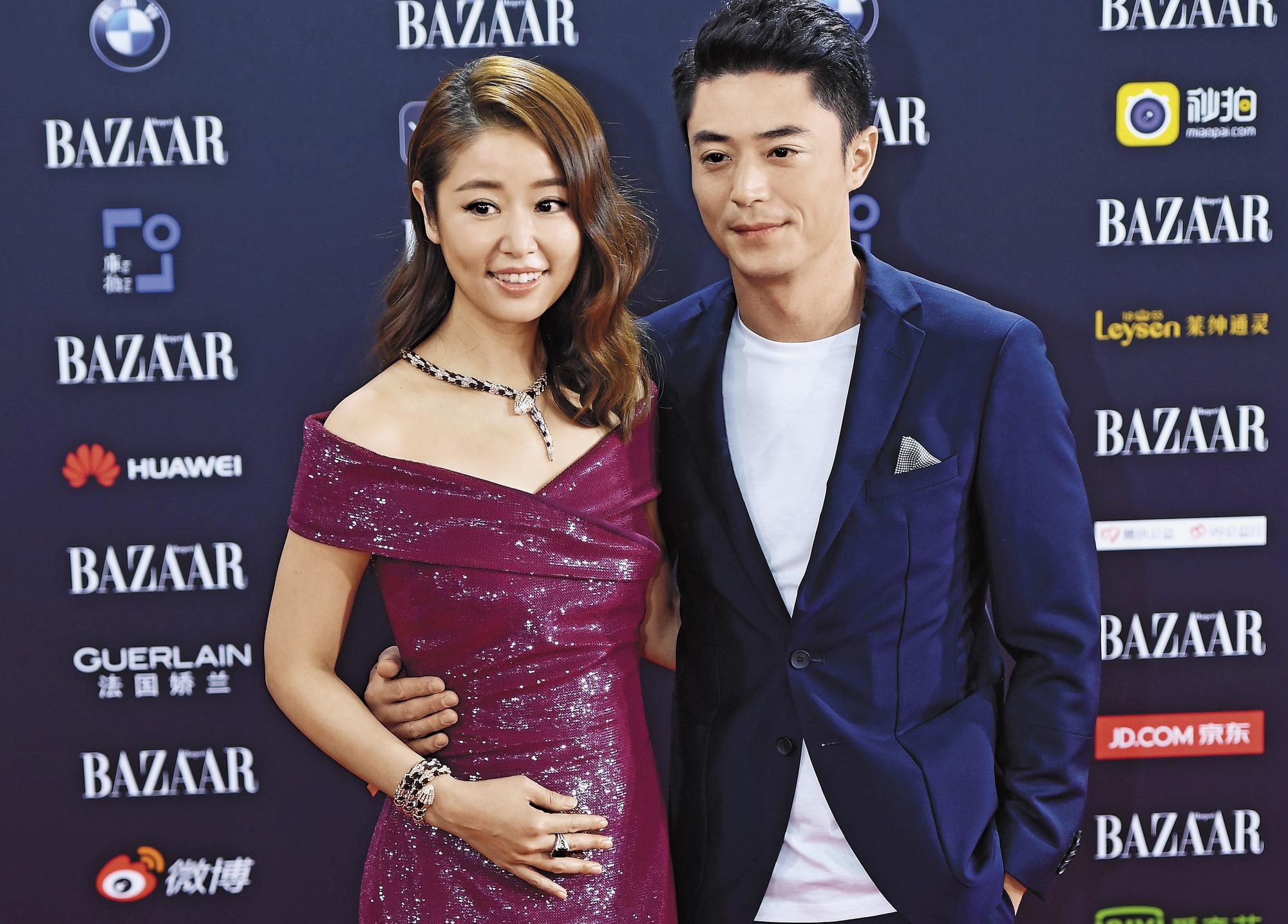 銀色夫妻林心如（左）和霍建華在演藝圈奮鬥多年形象好，林心如因周杰「舌吻」事件被網友攻擊，連雙雙出席時尚慈善活動還被批沒捐款，霍建華相關微博隨即貼出陸續捐款消息，以事實證明兩人的正向作為。（東方IC）