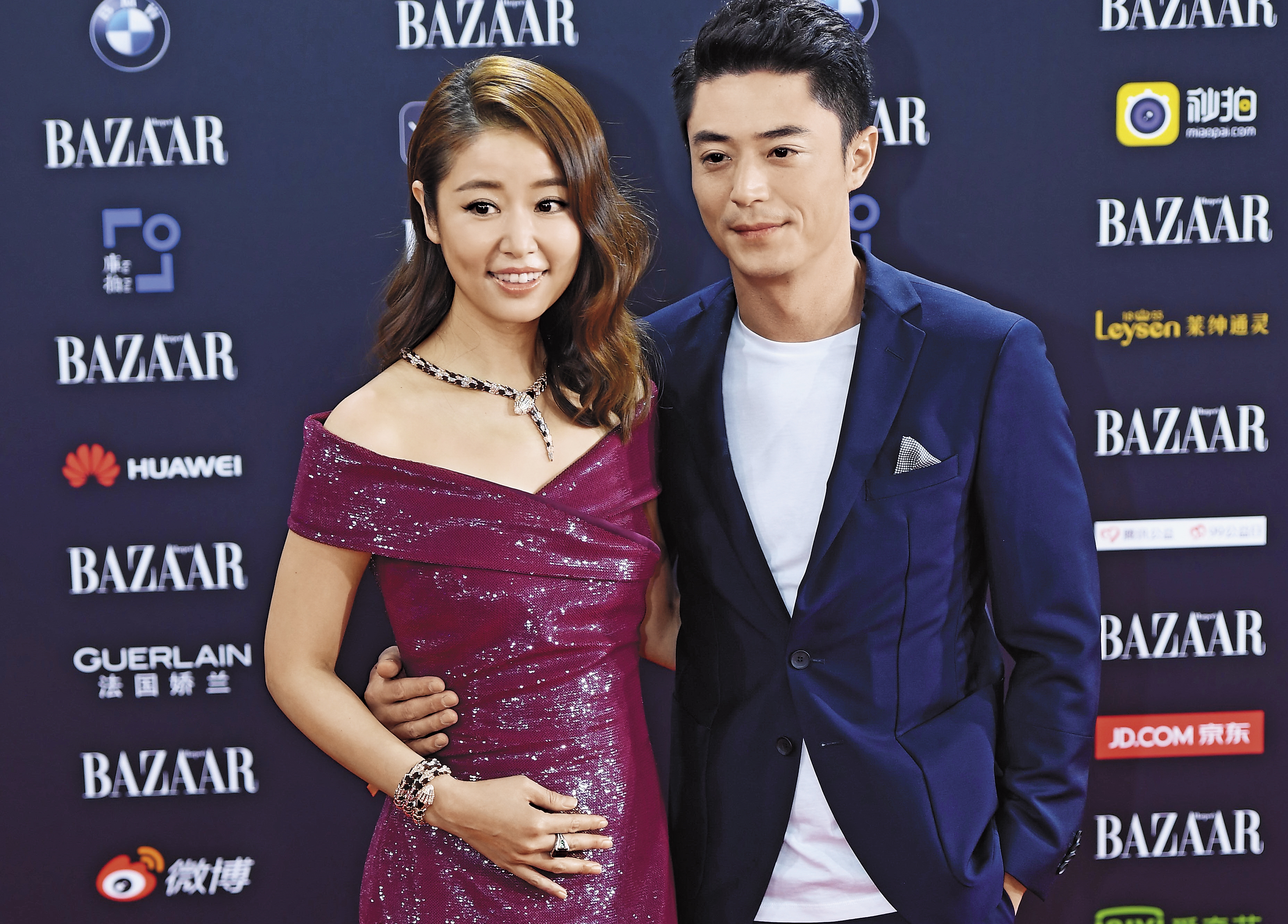 銀色夫妻林心如（左）和霍建華在演藝圈奮鬥多年形象好，林心如因周杰「舌吻」事件被網友攻擊，連雙雙出席時尚慈善活動還被批沒捐款，霍建華相關微博隨即貼出陸續捐款消息，以事實證明兩人的正向作為。（東方IC）