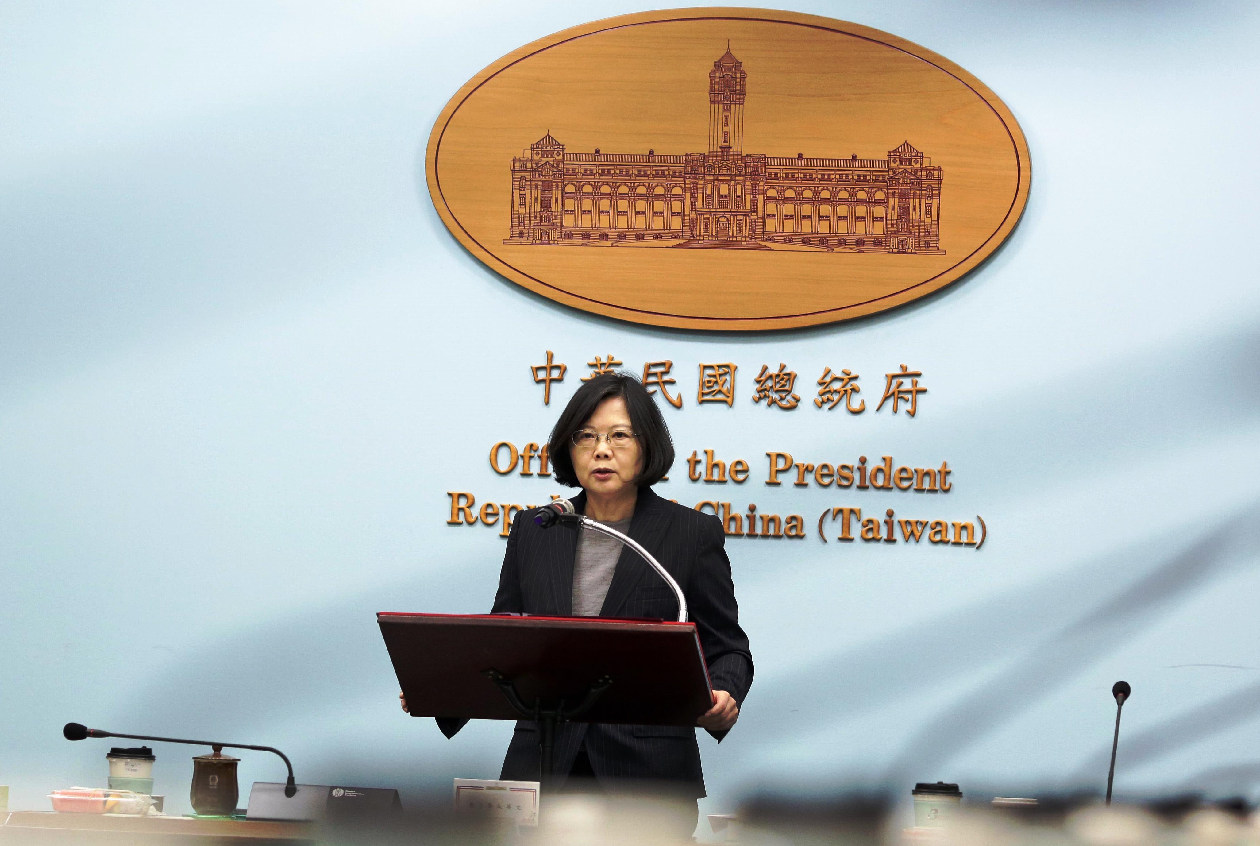 總統蔡英文在司改國是會議後，曾指示多核給法務部預算員額100人。（總統府提供）