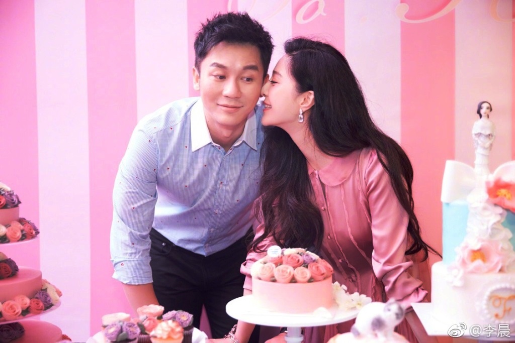 李晨在范冰冰生日當天求婚成功，微博一片喜氣。