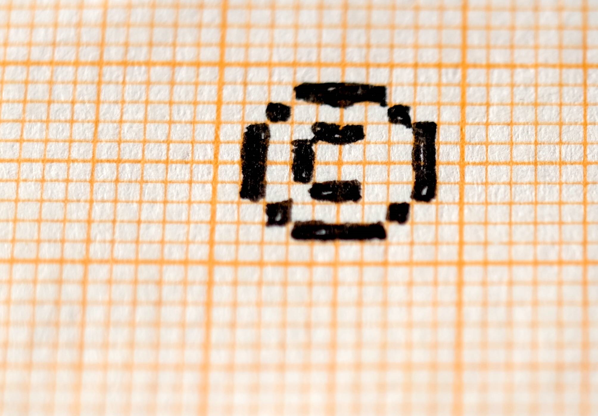 方格紙的應用很廣，包括了數學圖表和設計製圖。圖為版權標誌的圖案。（東方IC）