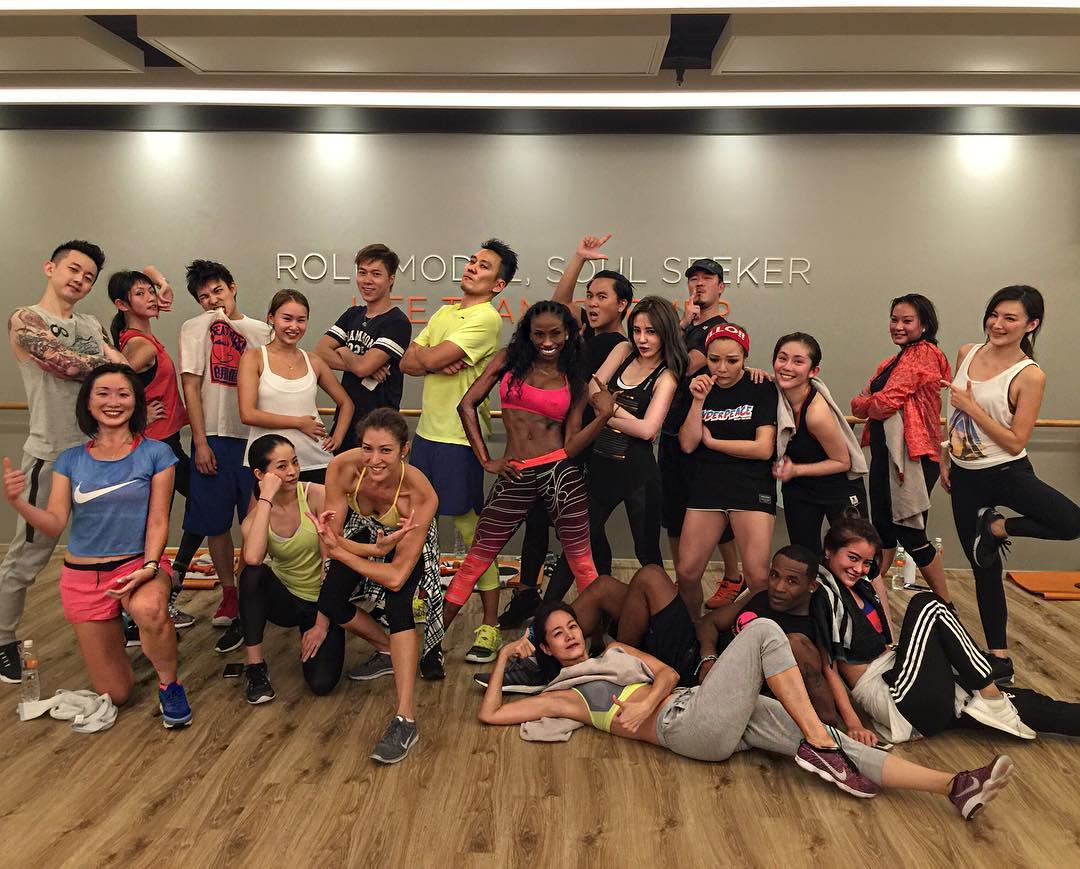 JJ Dancer（中）是碧昂絲貼身舞者及知名教練，日前為健身中心新開幕來台。