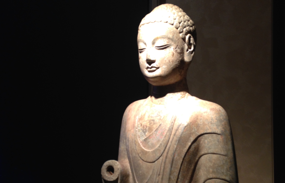 這尊北齊石雕佛像，是曹興誠從已故微風集團董事長廖偉志手中買下。（資料照片）