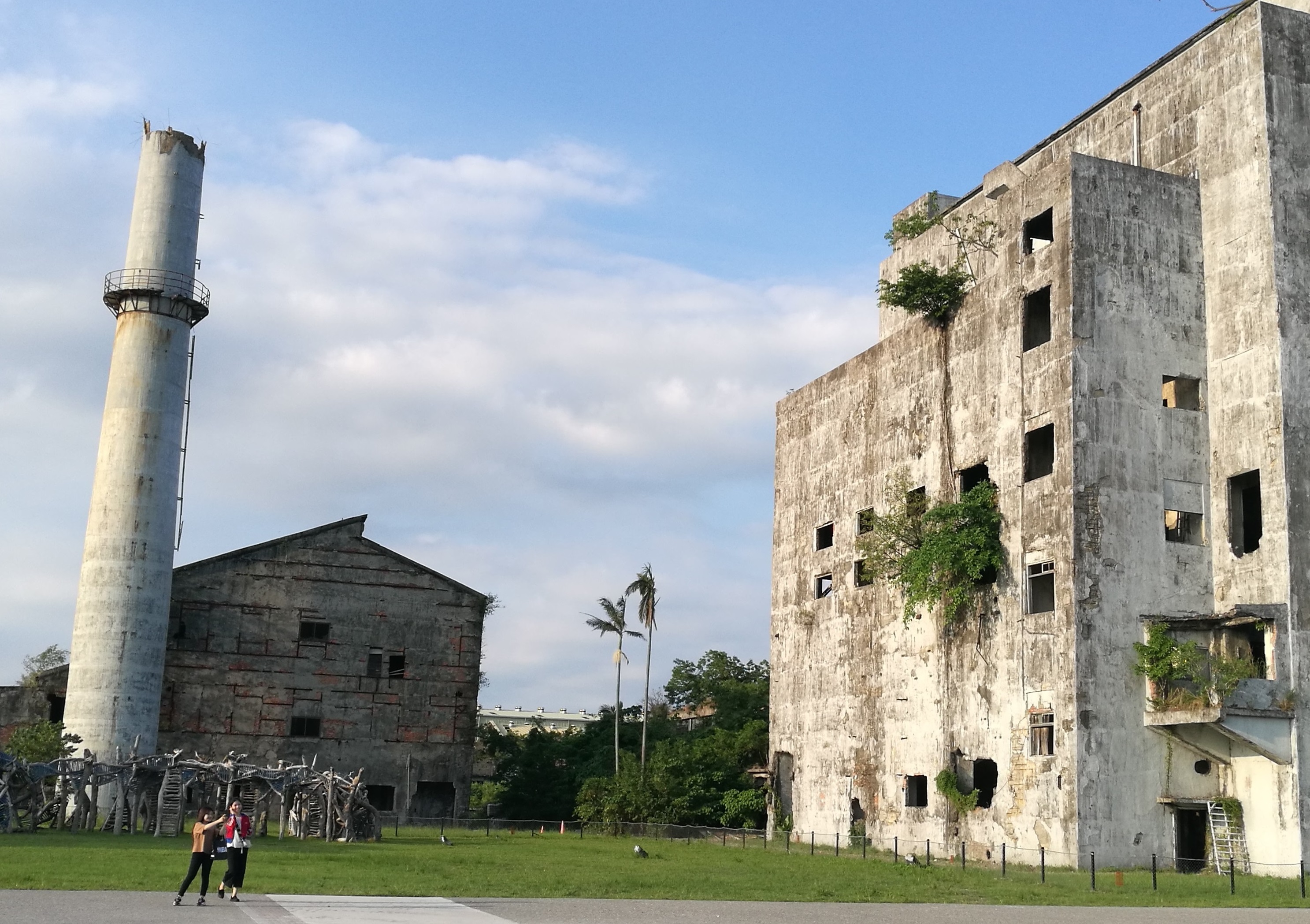 2017年7月底開幕的「中興文化創意園區」，是台灣目前最完善也最大的紙工業區。