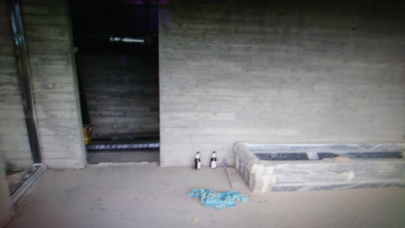 10歲男童就是在這棟興建中竹農舍3樓遭到性侵。