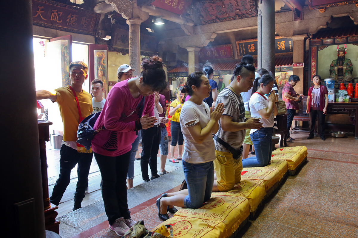 每年農曆3月23日媽祖生日，湄洲島都擠滿各地虔誠的信眾。