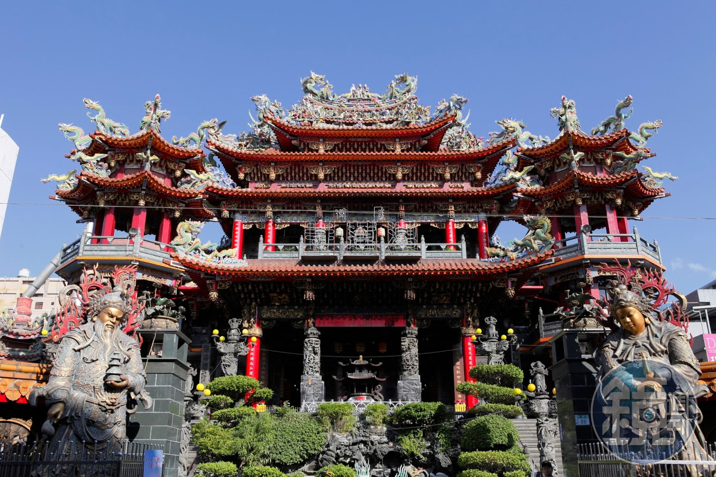 宏泰集團董事長林堉璘農曆過年時，都會帶著家人到湧蓮寺燒香祈福。（翻攝新北市官網）