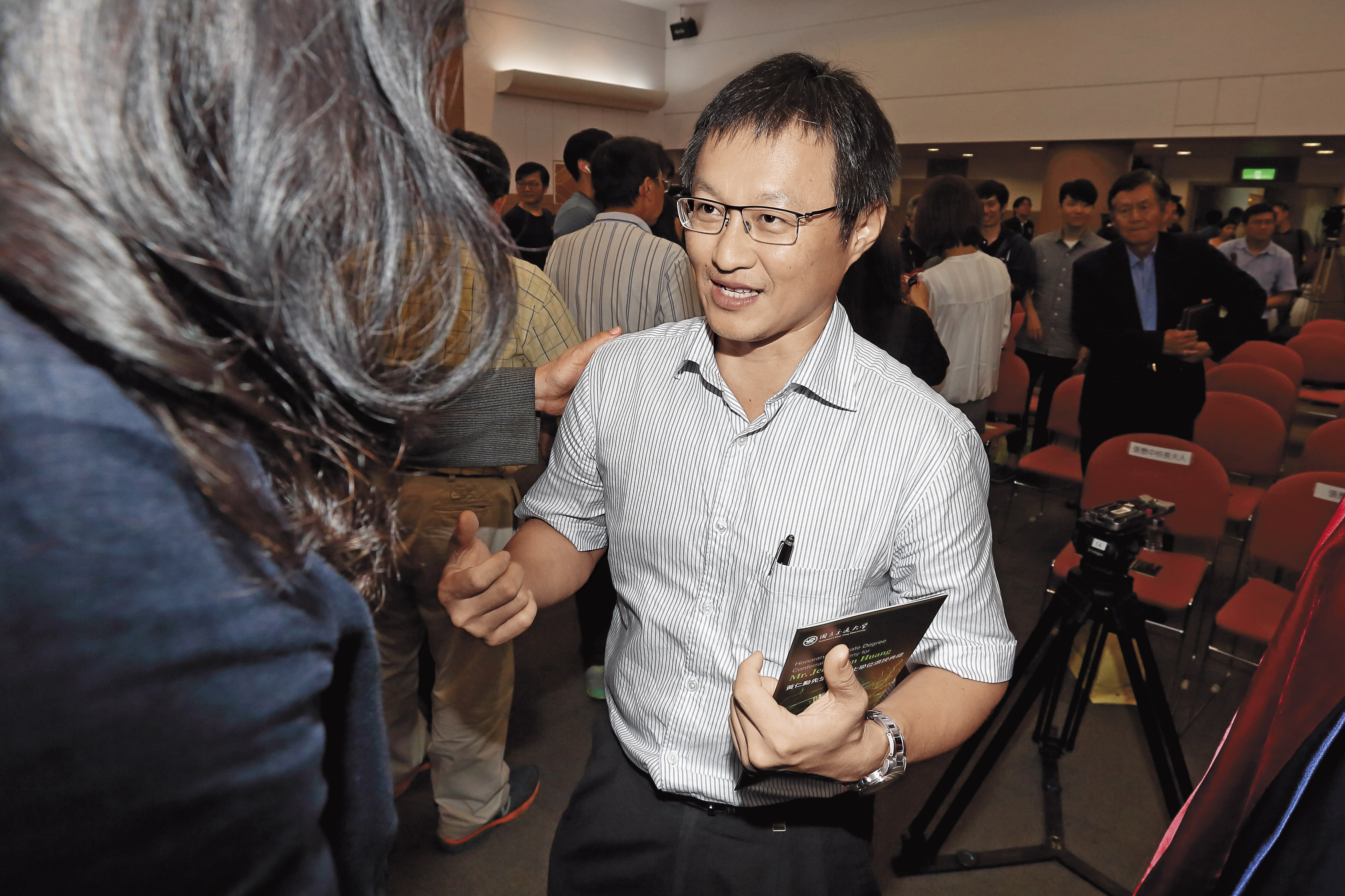 潘健成是馬來西亞僑生，白手起家創業，一手將群聯打造成全球晶片大廠。