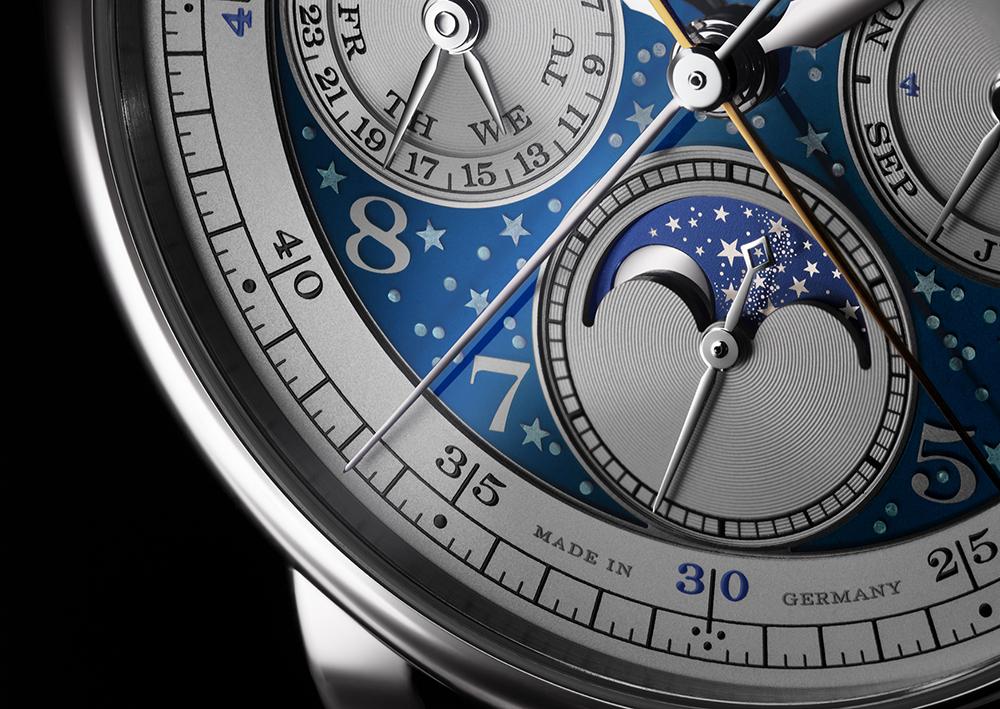 1815 Rattrapante Perpetual Calendar HANDWERKSKUNST，是朗格首款在錶盤糅合琺瑯藝術與雕刻工藝的腕錶。