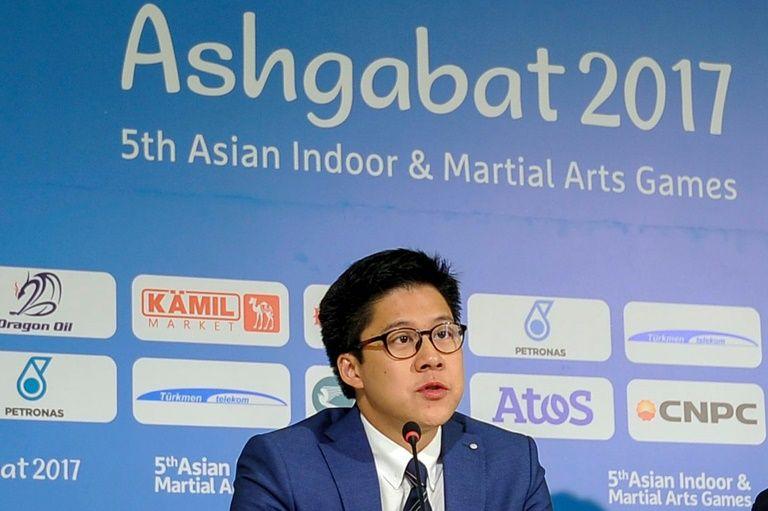 才 38 歲的霍啟剛身兼多重要大職， 20 日正式上任亞洲電競協會會長。（圖／法新社）