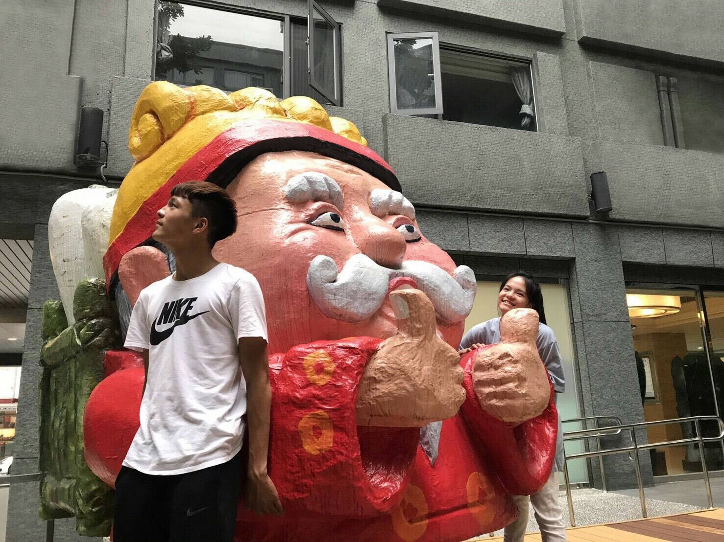 漫畫家敖幼祥設計的Q版土地公，是「花蓮富野渡假酒店」的明星人物。