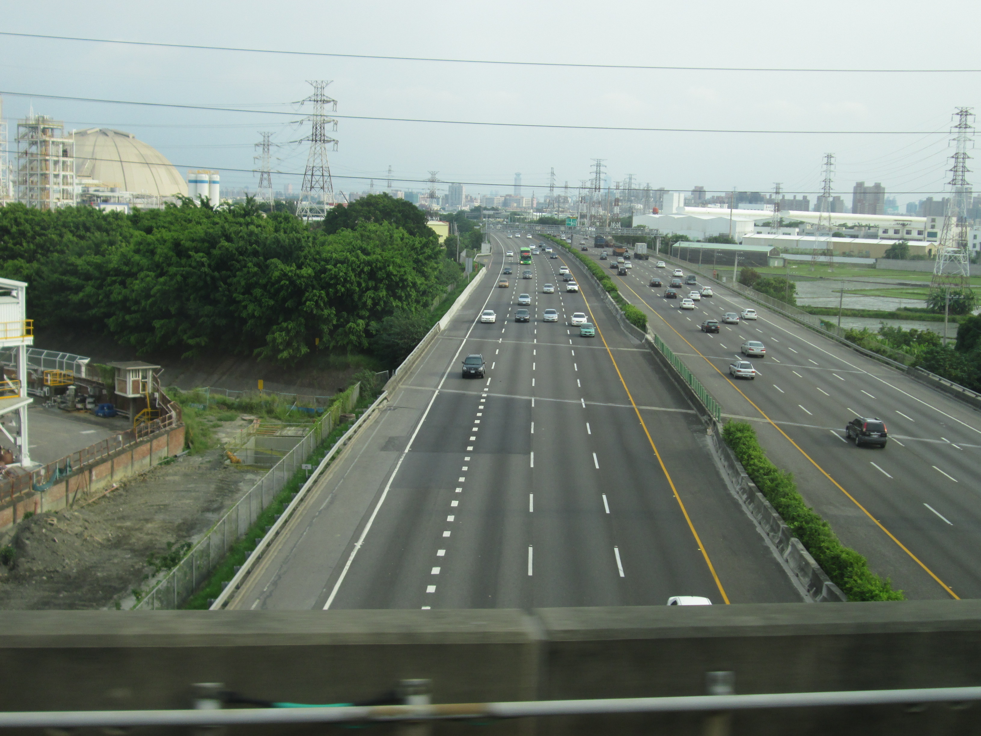 交通部送到行政院的版本依舊維持夜間收費，但賴揆聽取報告後拍版改為夜間免收費。（翻攝自維機百科）