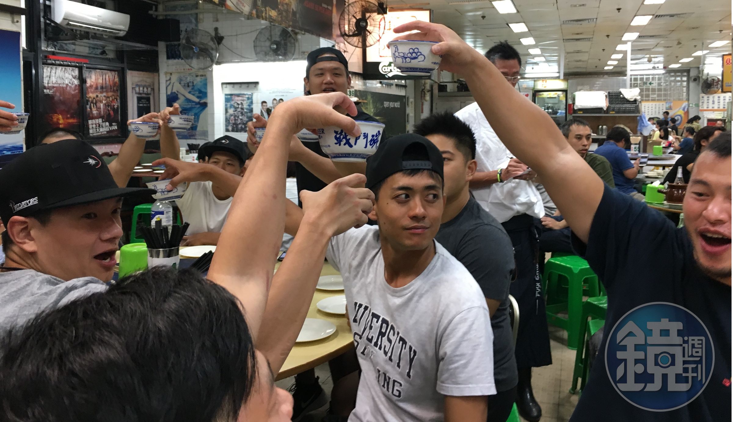 台北獵人隊也愛喝清爽的啤酒，享受當下放鬆的心情。