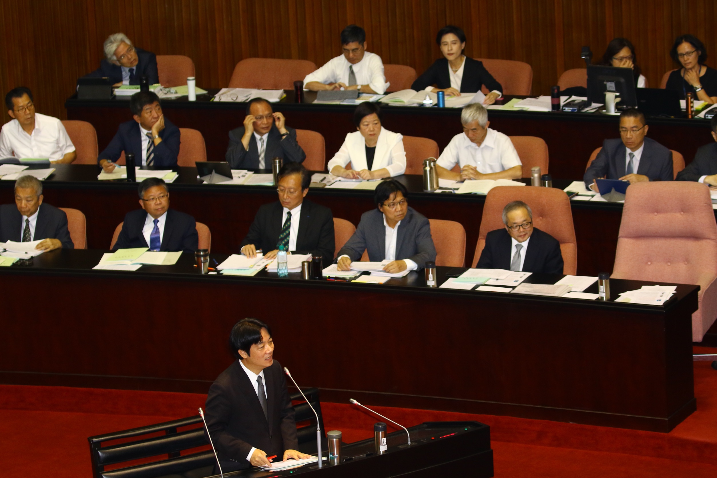 國民黨副主席郝龍斌今在臉書批評，賴清德假借國民黨的主權論，包裝自己的台獨思想。圖為賴揆在立院備詢。