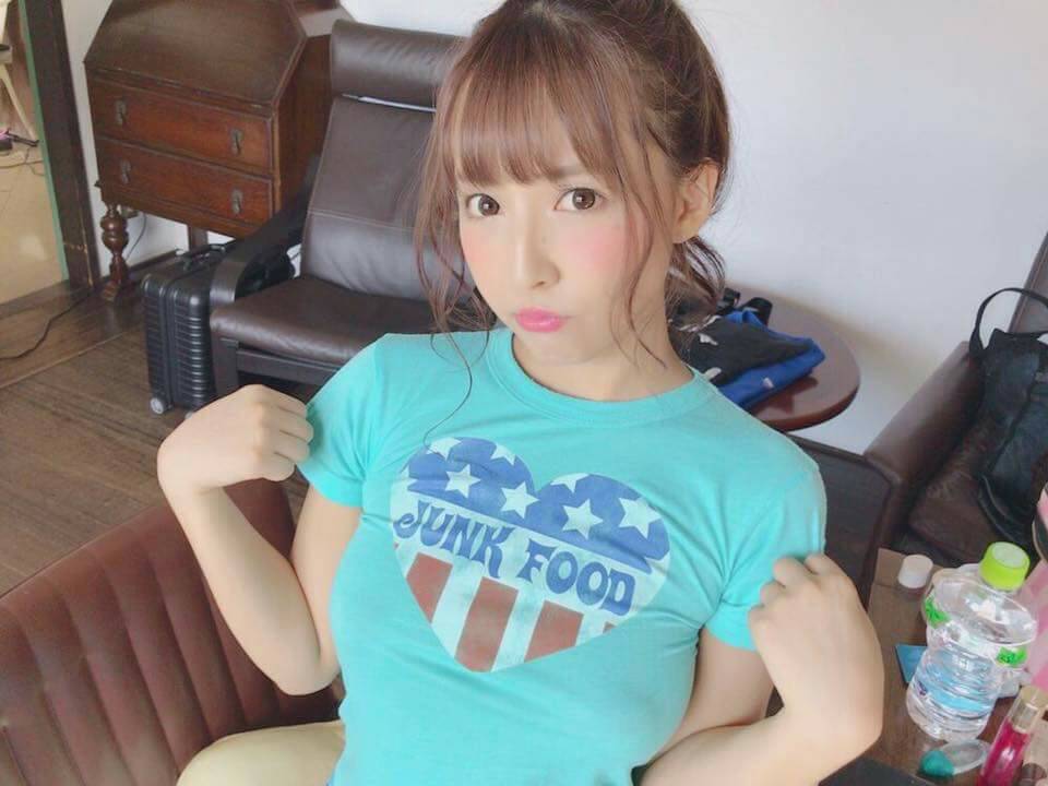 日本人氣女優三上悠亞的作品，遭光碟燒錄工廠盜版。（翻攝自網路）