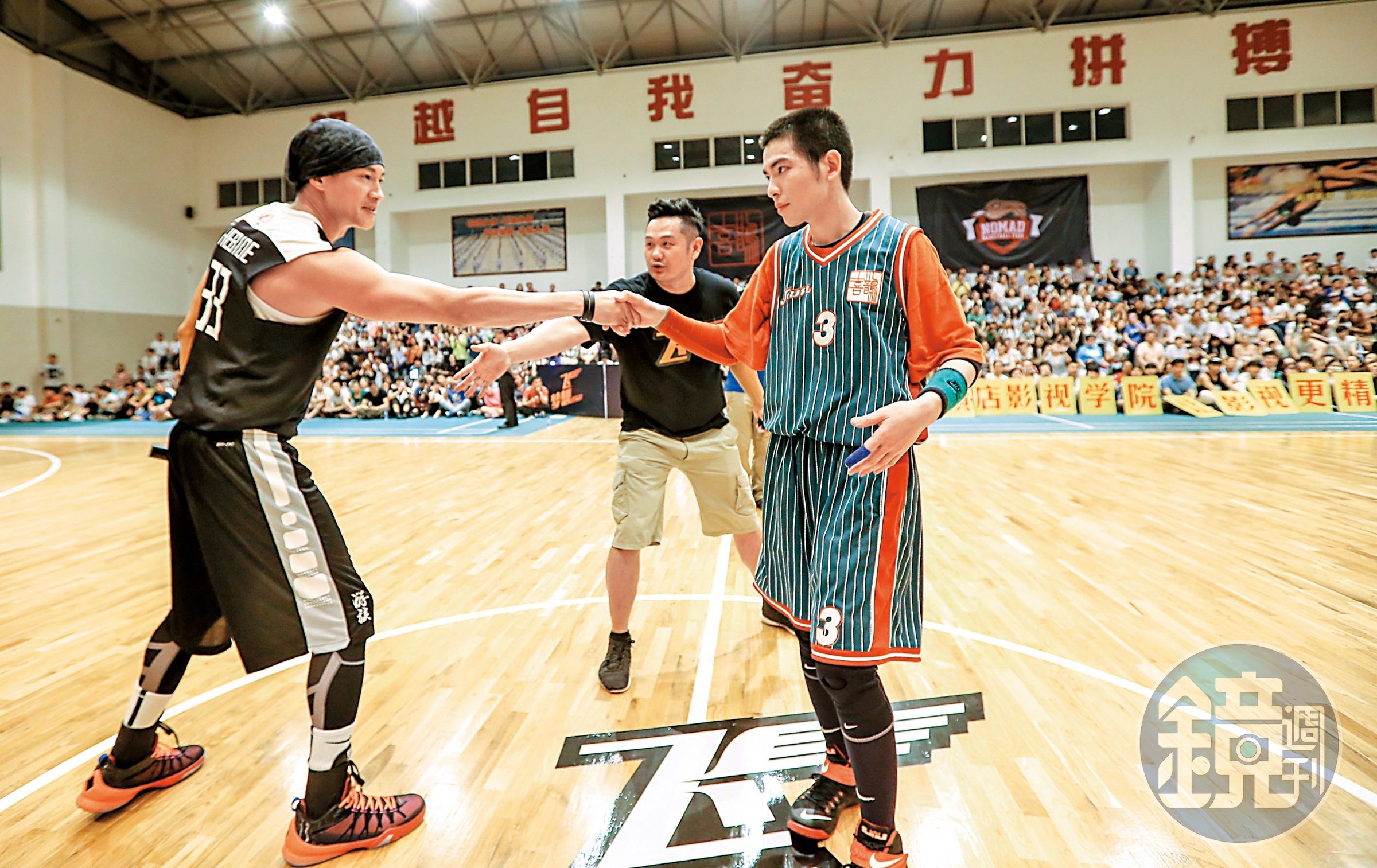 蕭敬騰曾在中國的公開活動，與何潤東同場較勁。 （達騰娛樂提供）