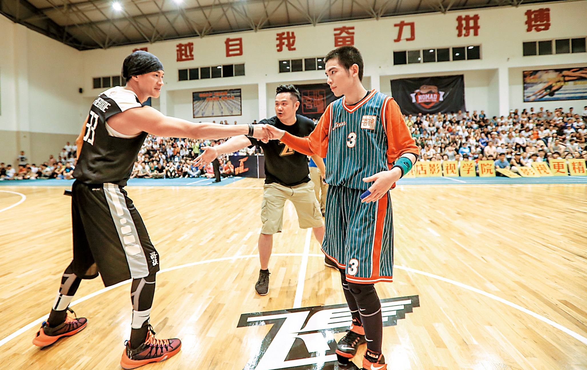 蕭敬騰曾在中國的公開活動，與何潤東同場較勁。 （達騰娛樂提供）