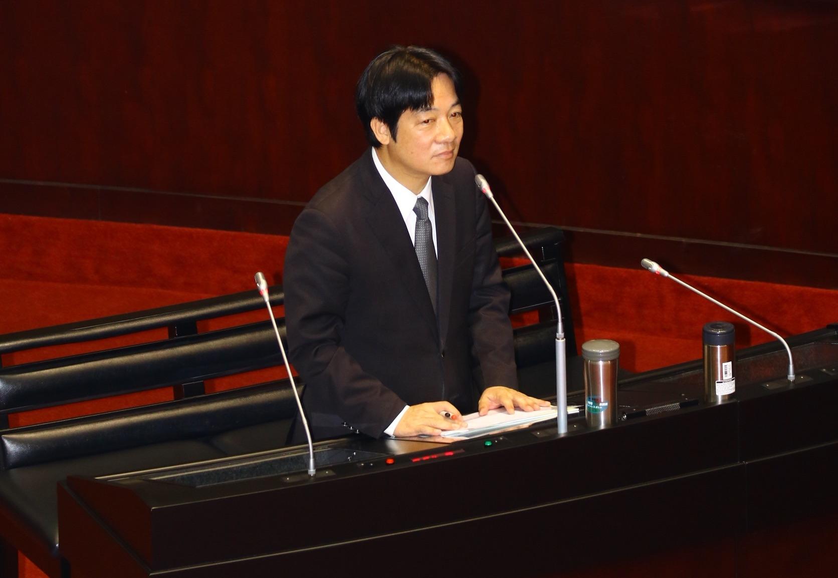 賴清德在立院備詢中，回應董念台發動肉搜一事。