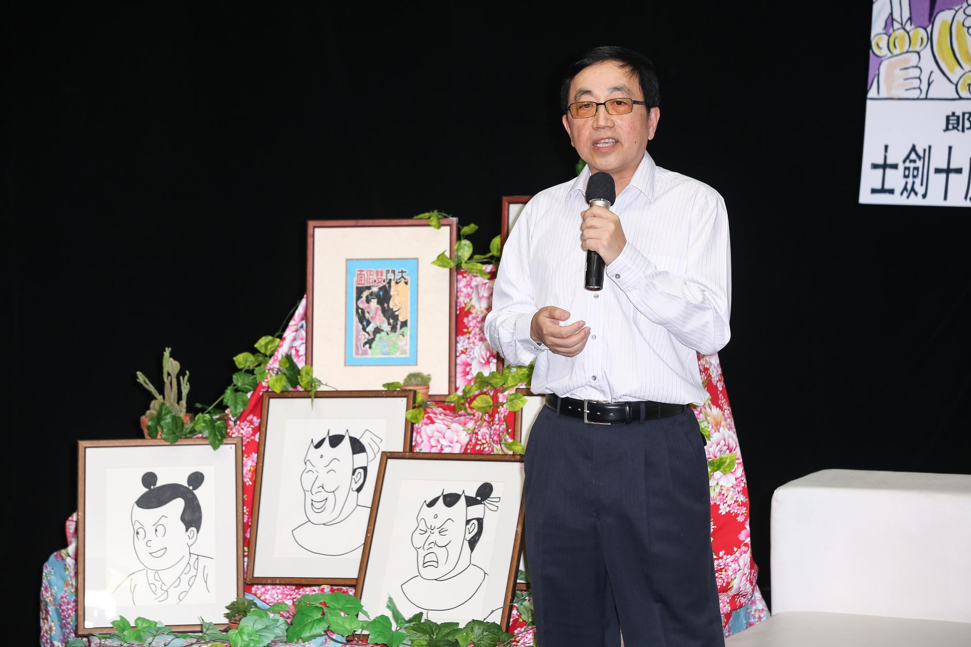《諸葛四郎》作者葉宏甲的兒子葉佳龍希望藉舞台劇,榮耀給作畫賺曲微薄稿費辛苦養大他們的父母親。