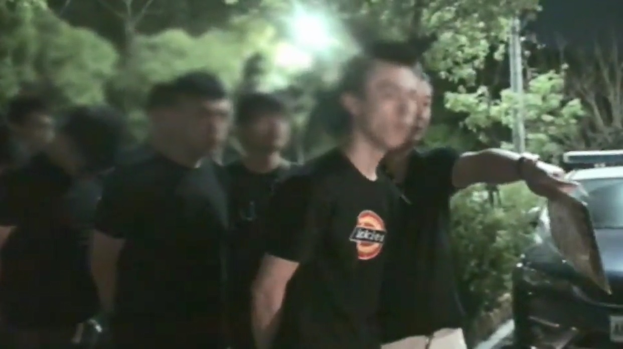 為首的周嫌對外自稱酒店經紀，實則接替大哥經營地下兵工廠。（警方提供）