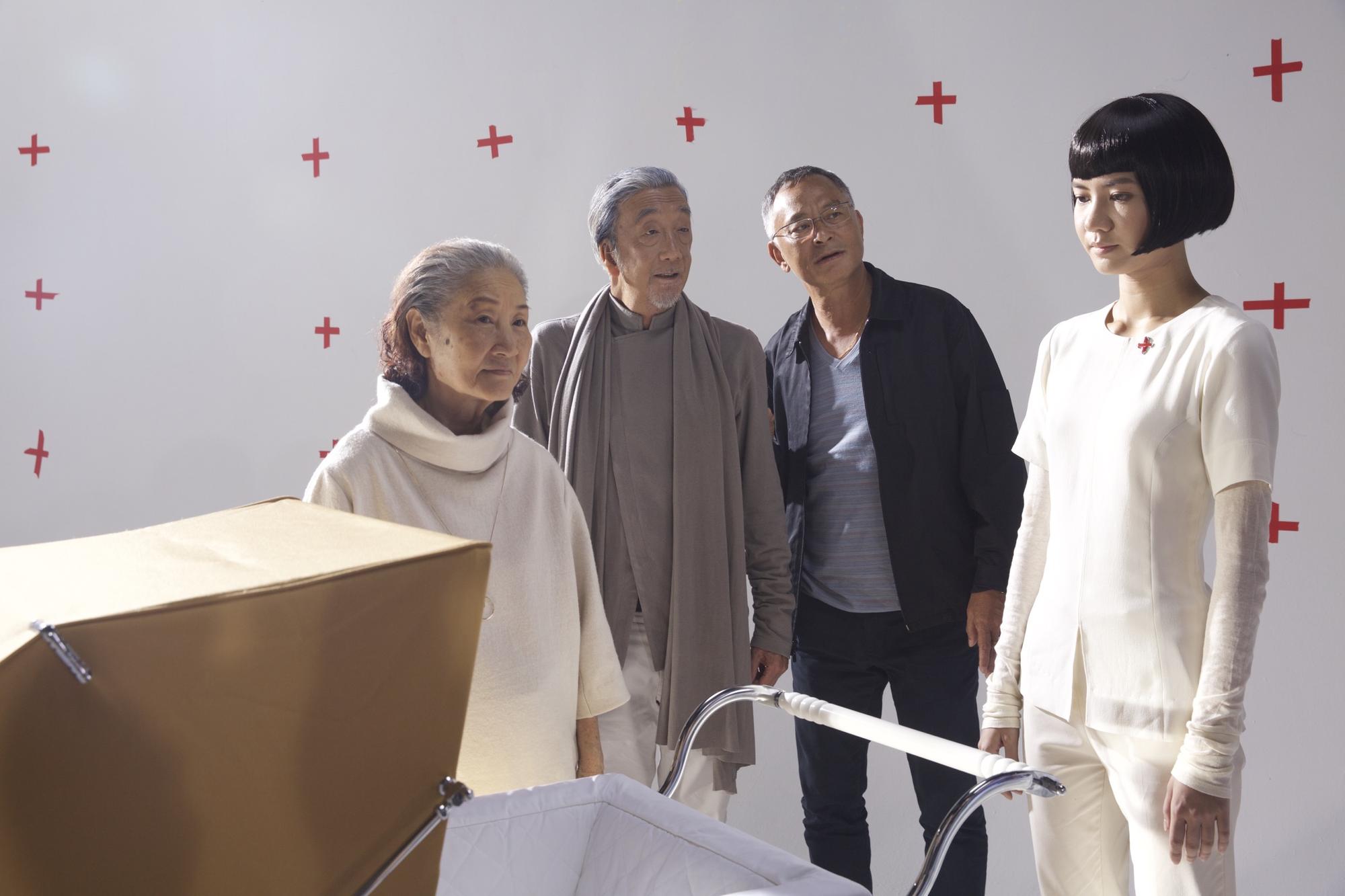 杜琪峯這回捨棄班底,全數改採舞台劇演員與新生代演員,並要求他們講「外星語」。(金馬執委會)