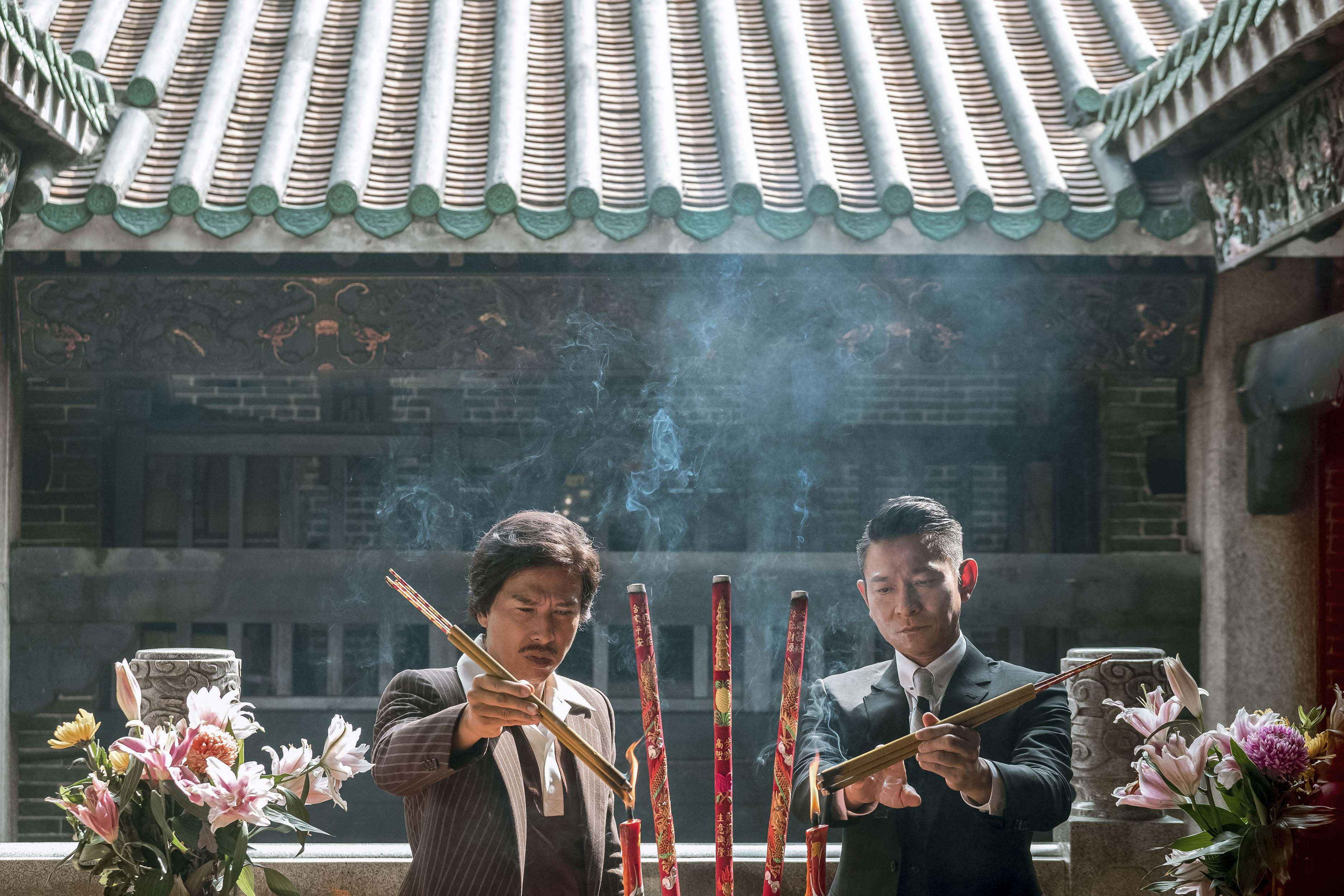 《追龍》講述毒梟跛豪與總華探長雷洛間的傳奇故事，甄子丹睽違多年後再演反派，劉德華也將雷洛演得更加有城府。（華映提供）