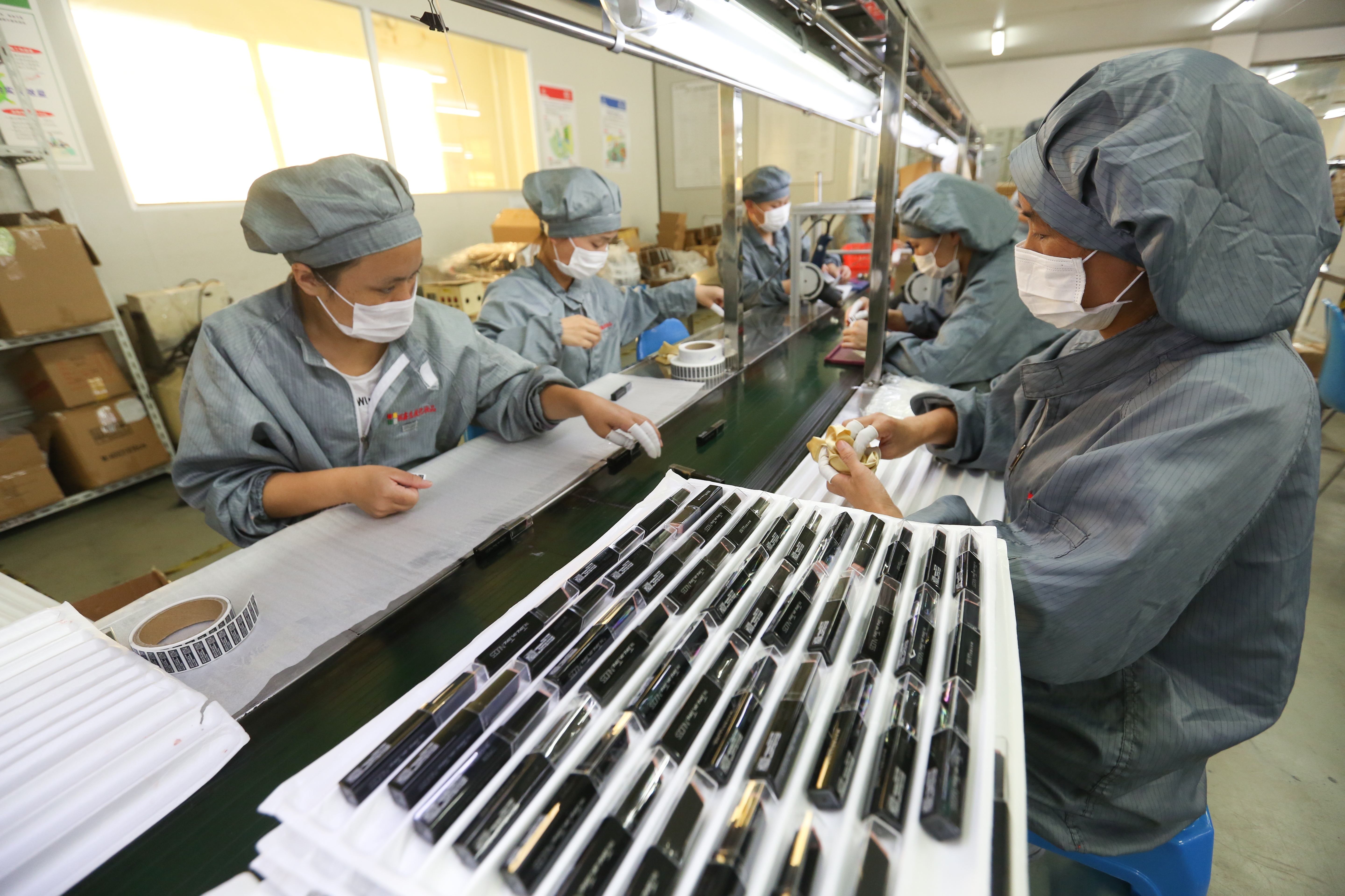 美國經濟及企業獲利穩健可望支撐美股持續震盪走堅，生技股旺季行情可期。