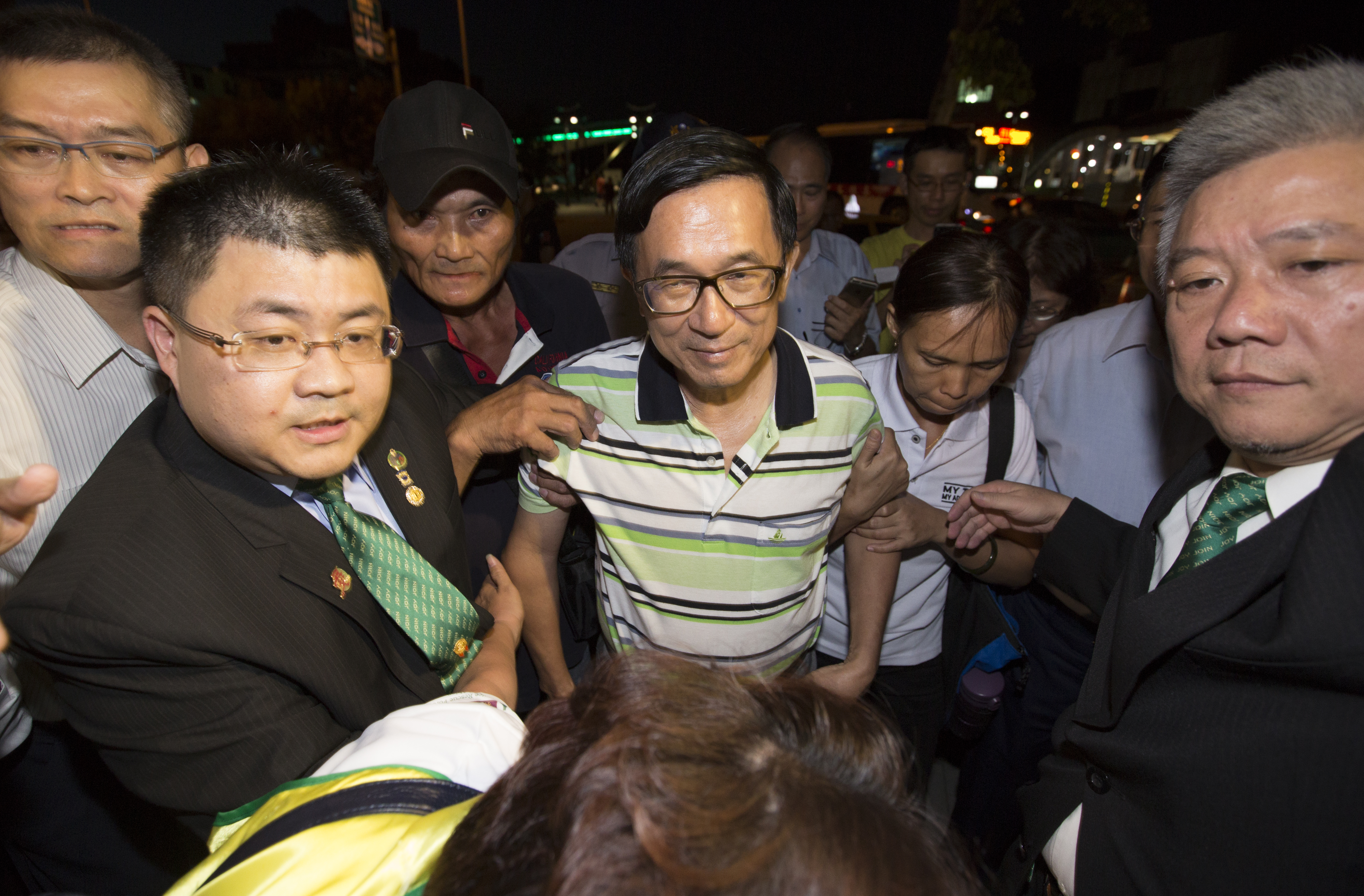 陳水扁仍不放棄爭取換法官，將請律師向最高法院抗告，以維護受公平審判權利。 