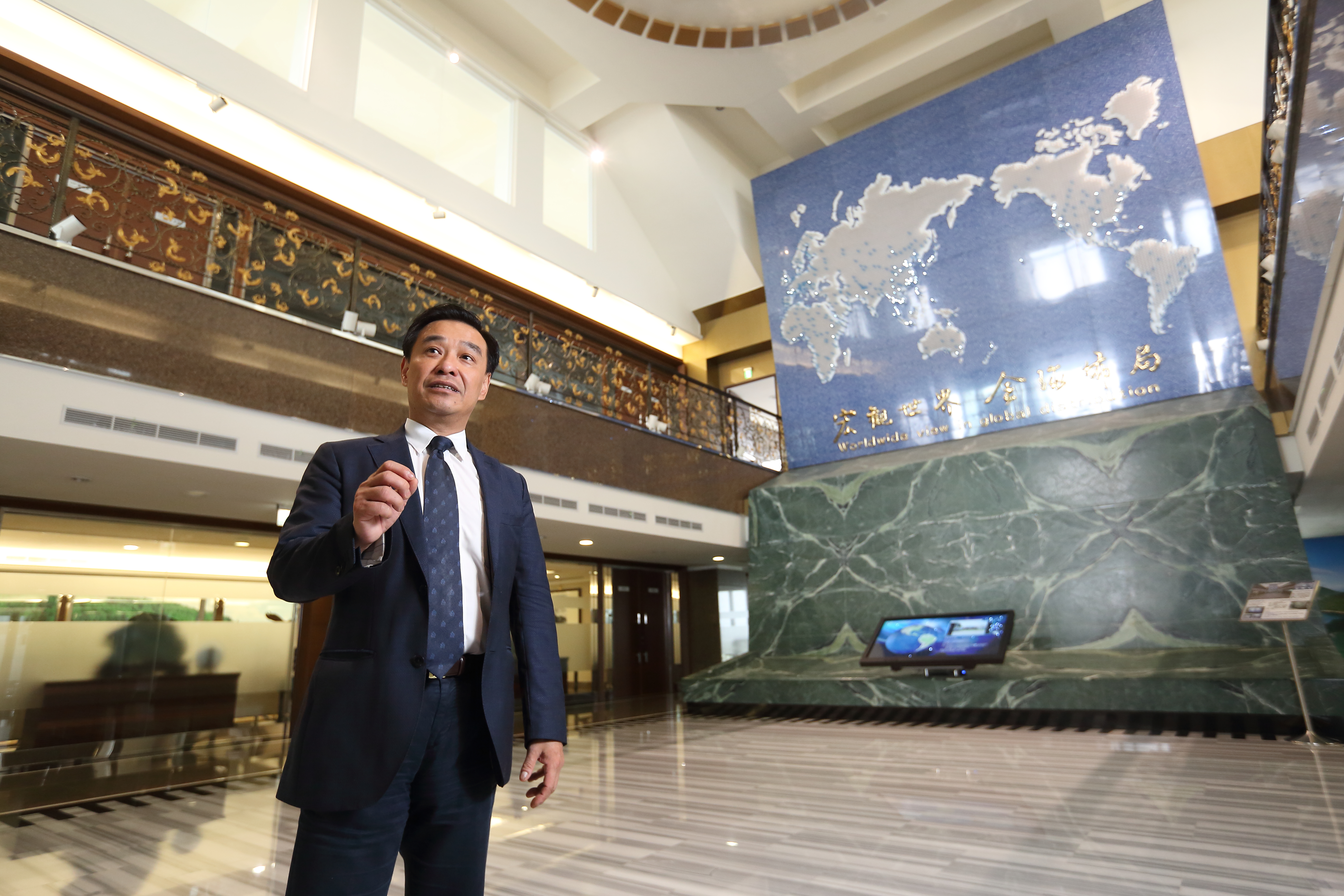 戴宏全回憶，頓失統一每年逾30億元大單時，緊張到睡不著，派出業務大將前去救援，拉進康師傅、法國達能、華潤怡寶等中外新客戶，才讓營收勉強過關。