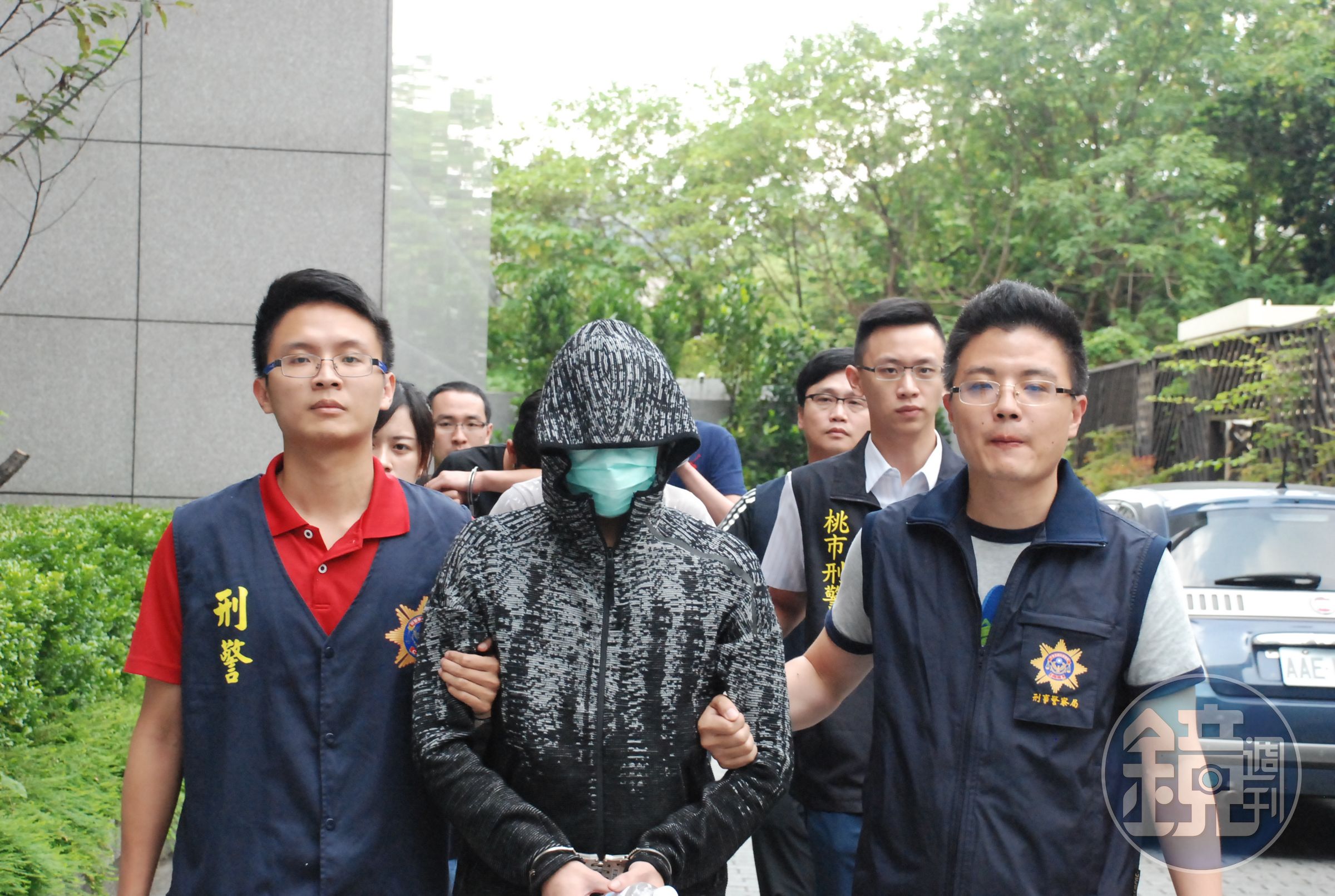 張嫌等人涉嫌假冒大陸假檢警，發布偽造通緝令，遭刑事局移送法辦。（刑事局提供）