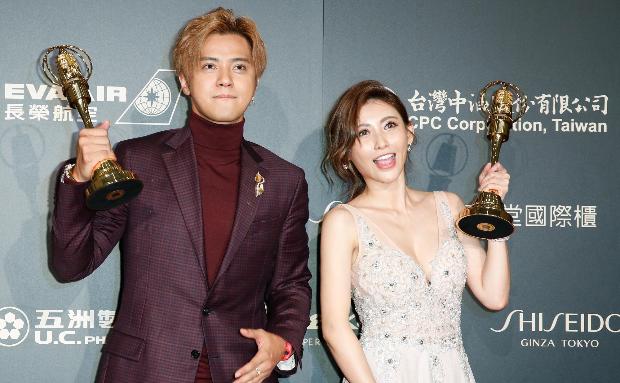 最大獎「綜藝節目主持人」由羅志祥、愷樂主持的《娛樂百分百》擊敗吳宗憲和胡瓜勝出。