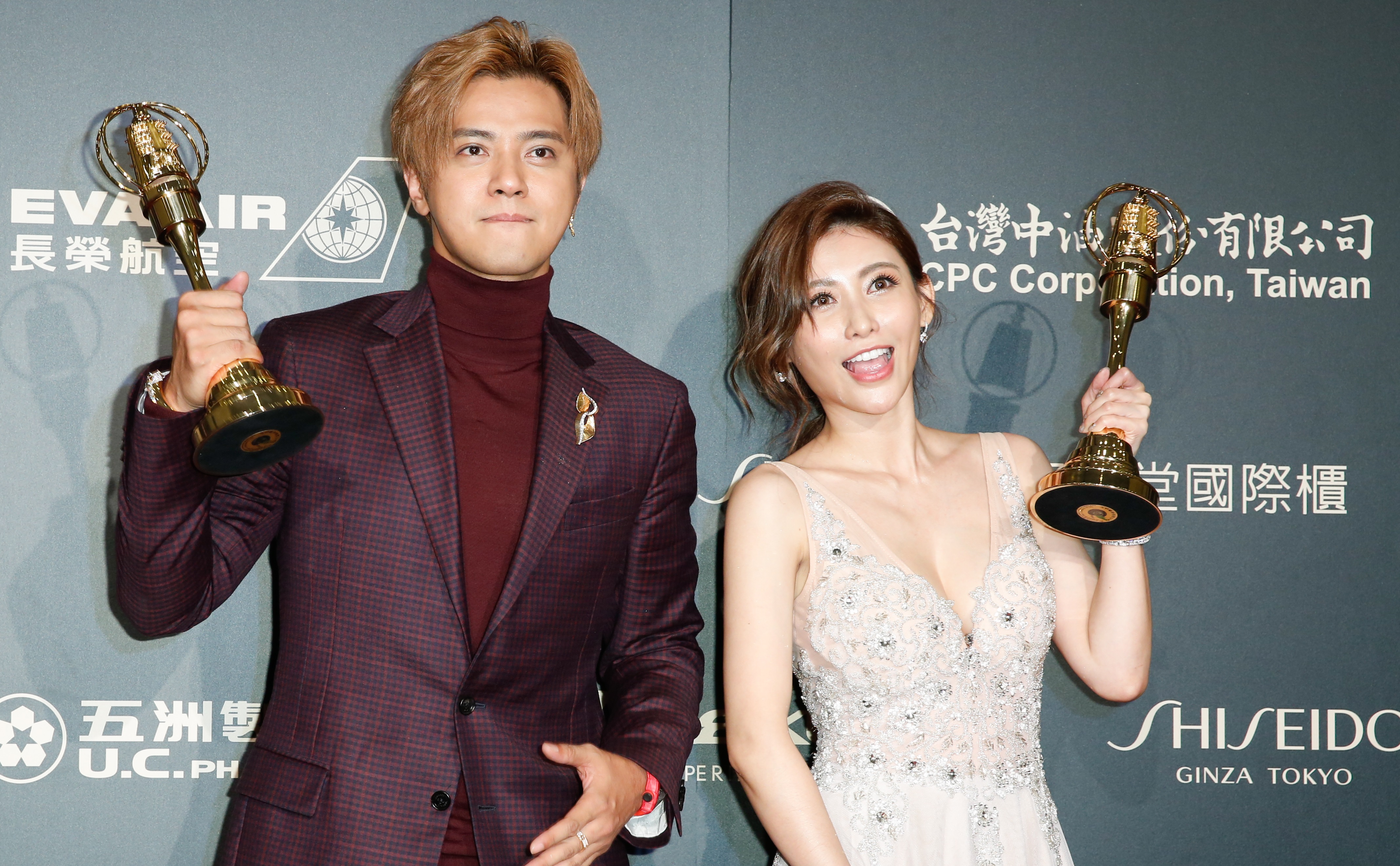 最大獎「綜藝節目主持人」由羅志祥、愷樂主持的《娛樂百分百》擊敗吳宗憲和胡瓜勝出。