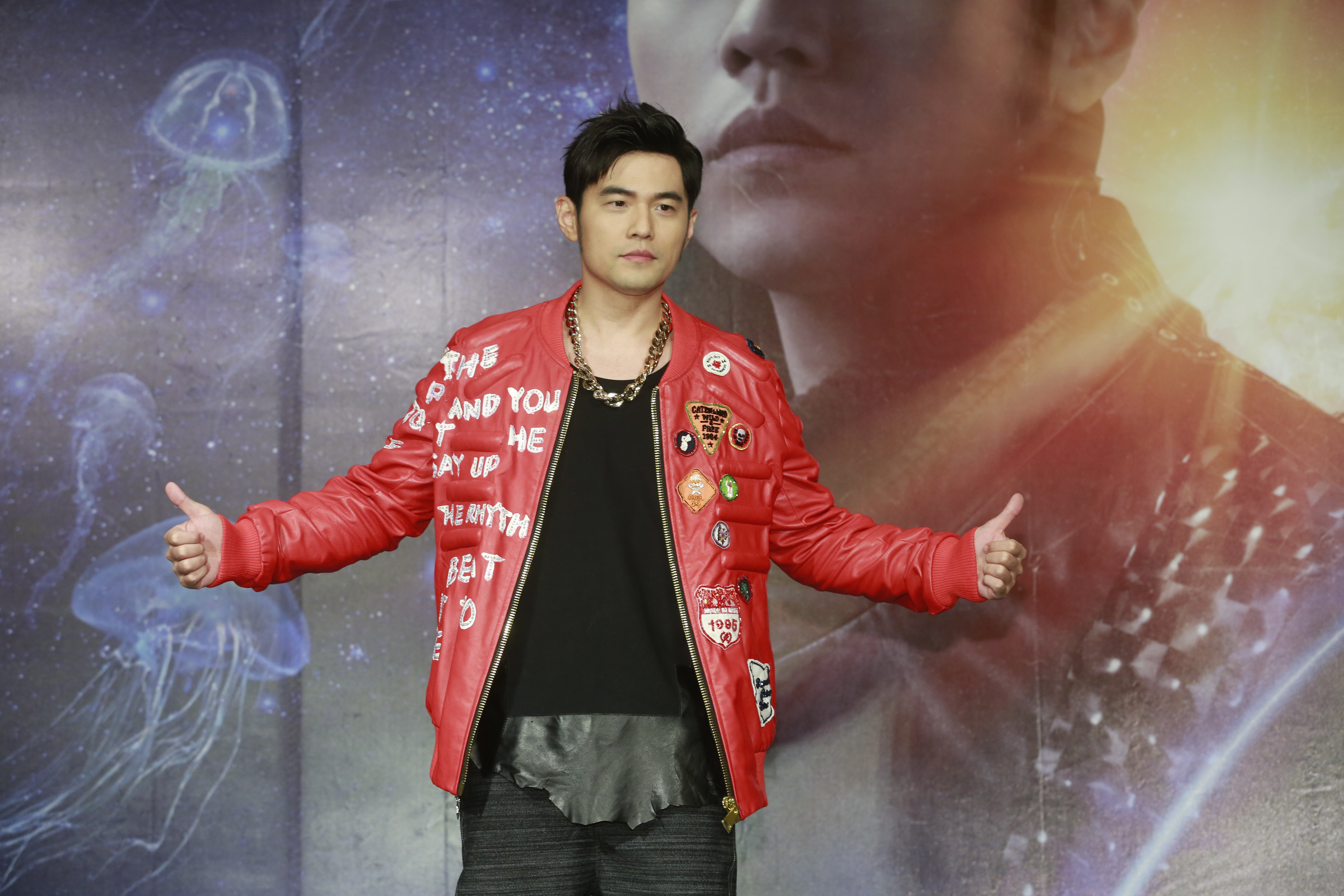 周杰倫結束4場「地表最強」台北演唱會，透露嗓子雖然疲累，但非常開心值得。