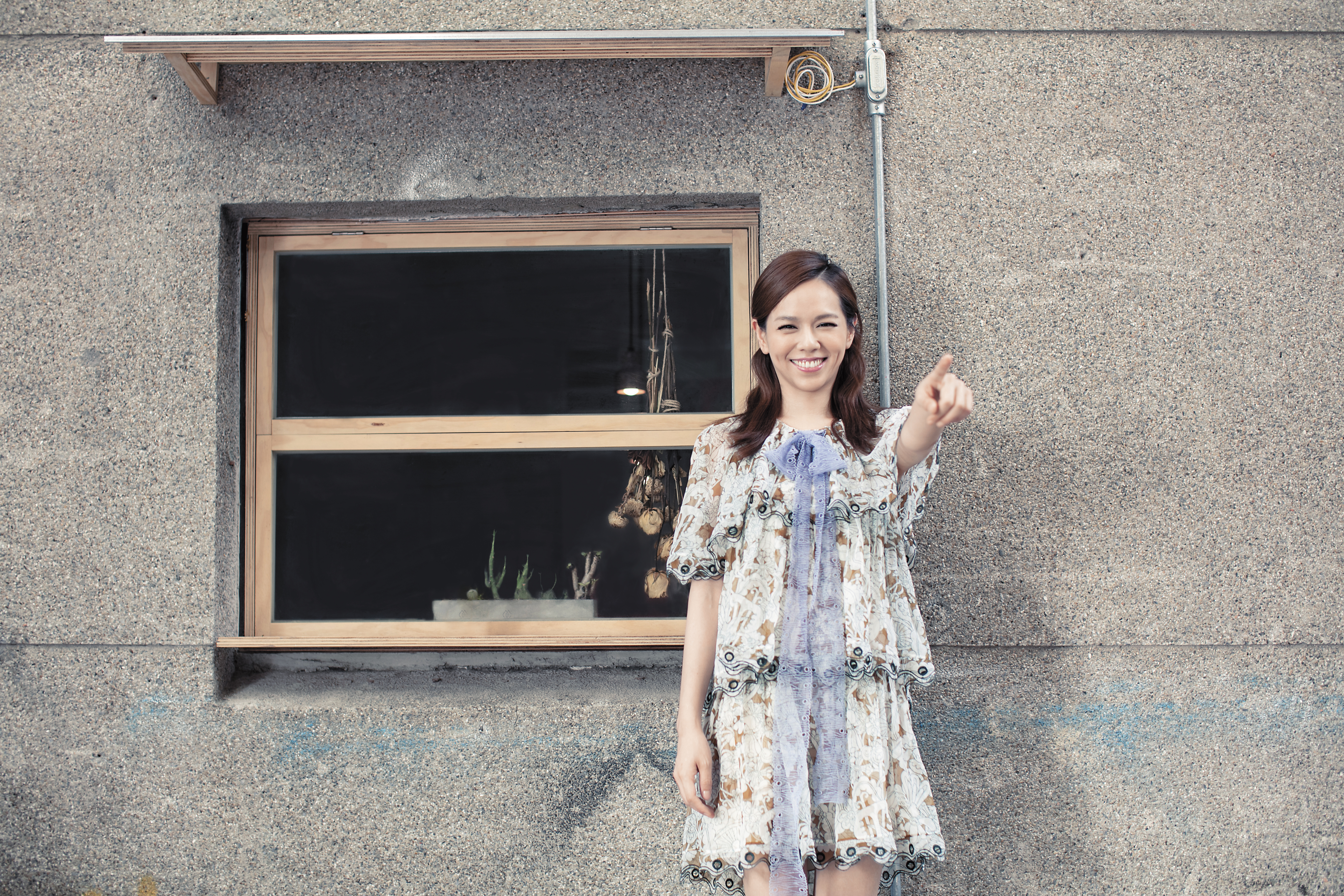 夏于喬形象傻甜，她焦慮她的樣子就這樣被定住了。更怕不放手試試， 人生就這麼留下遺憾，那有多遺憾。