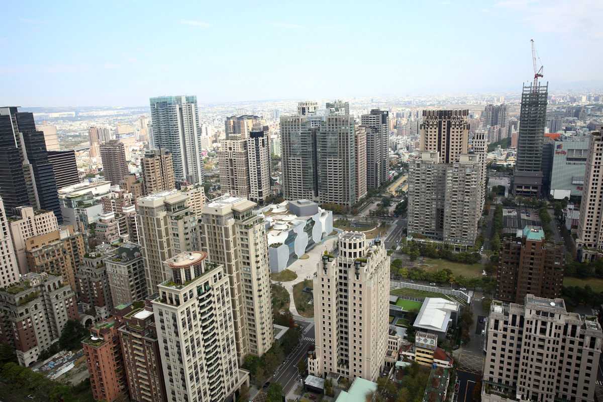 七期豪宅中，建商品牌力是買氣、房價支撐重點。