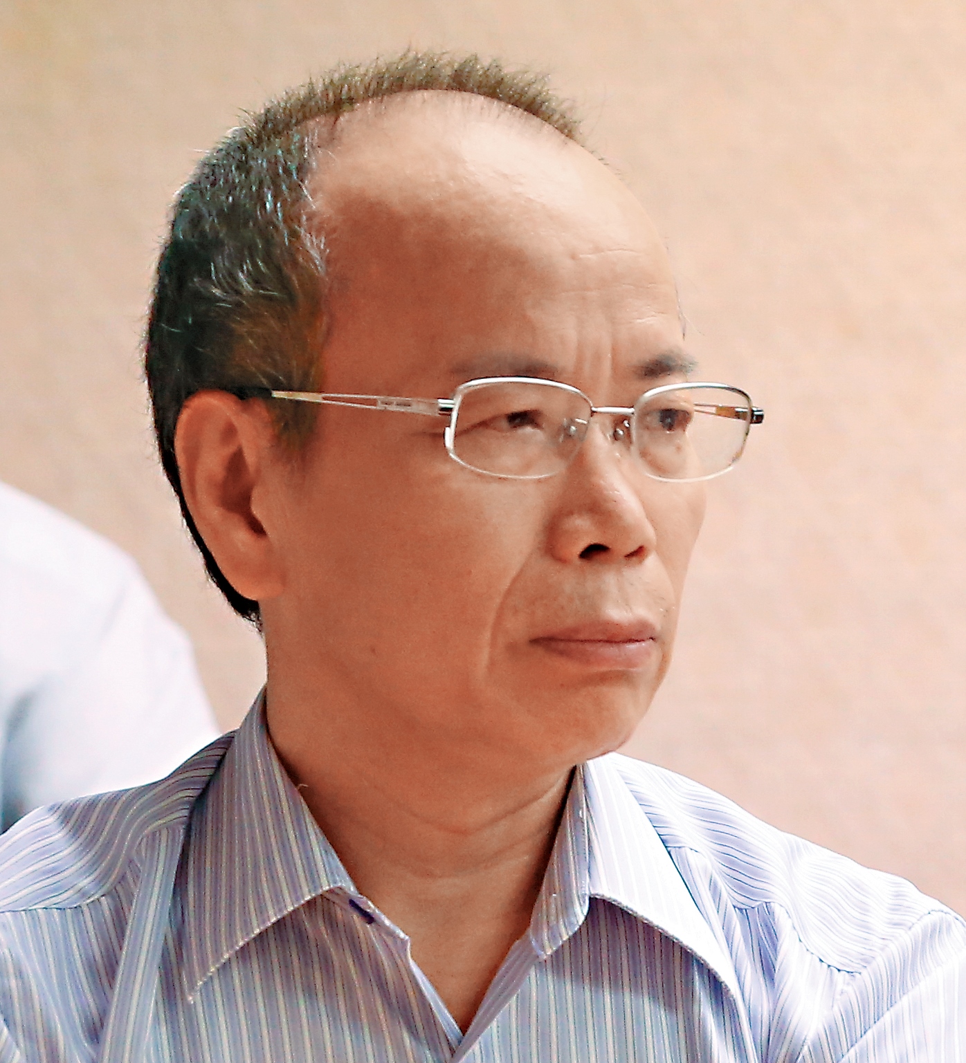 政務委員張景森銜命告知北市府，要柯P打消把攤商遷到博愛特區的念頭。