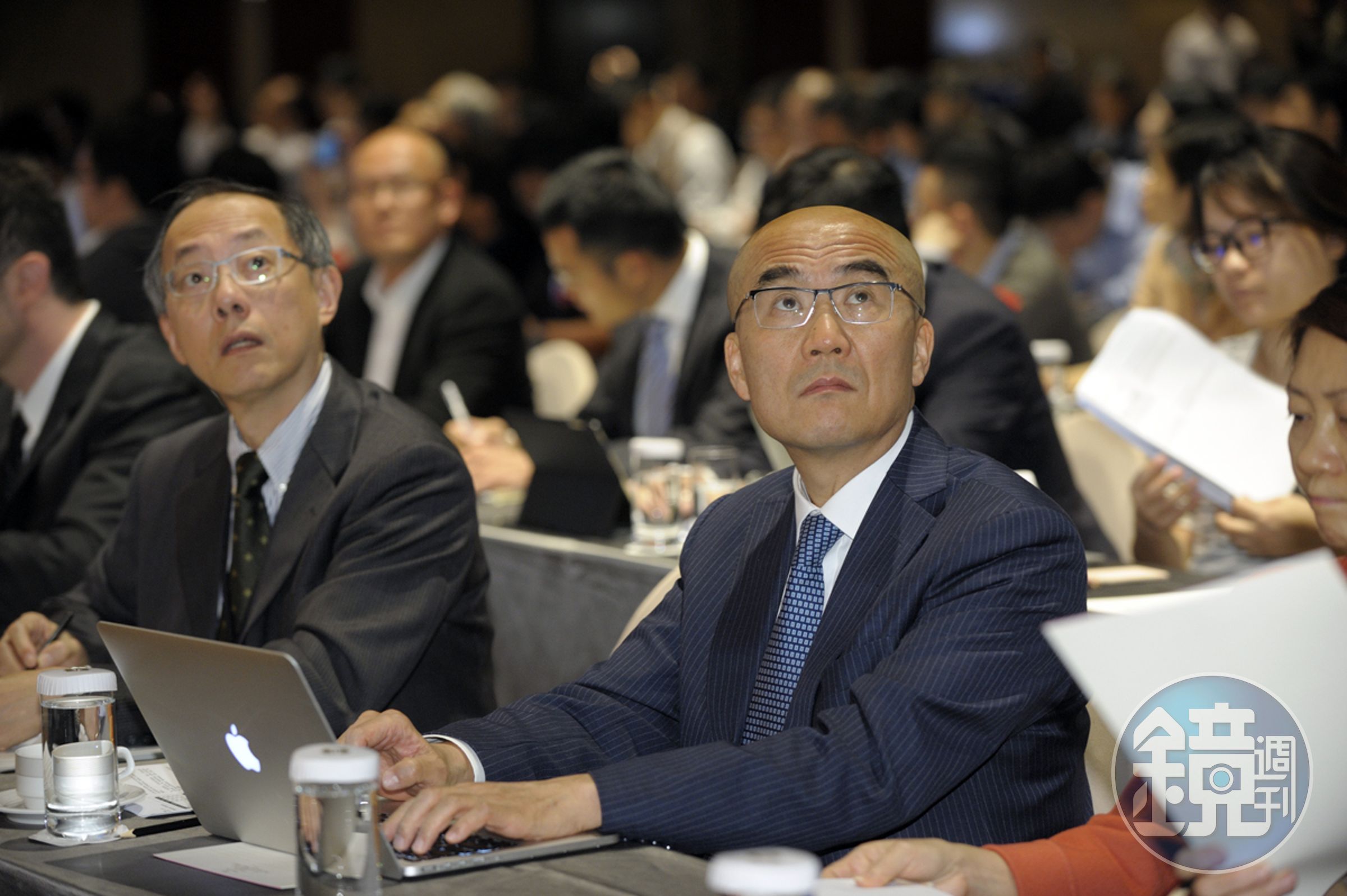 張忠謀認為外資不會拋股，還半開玩笑的說，「搞不好他們還想說（張忠謀）終於走（退休）了，會多買一點。」