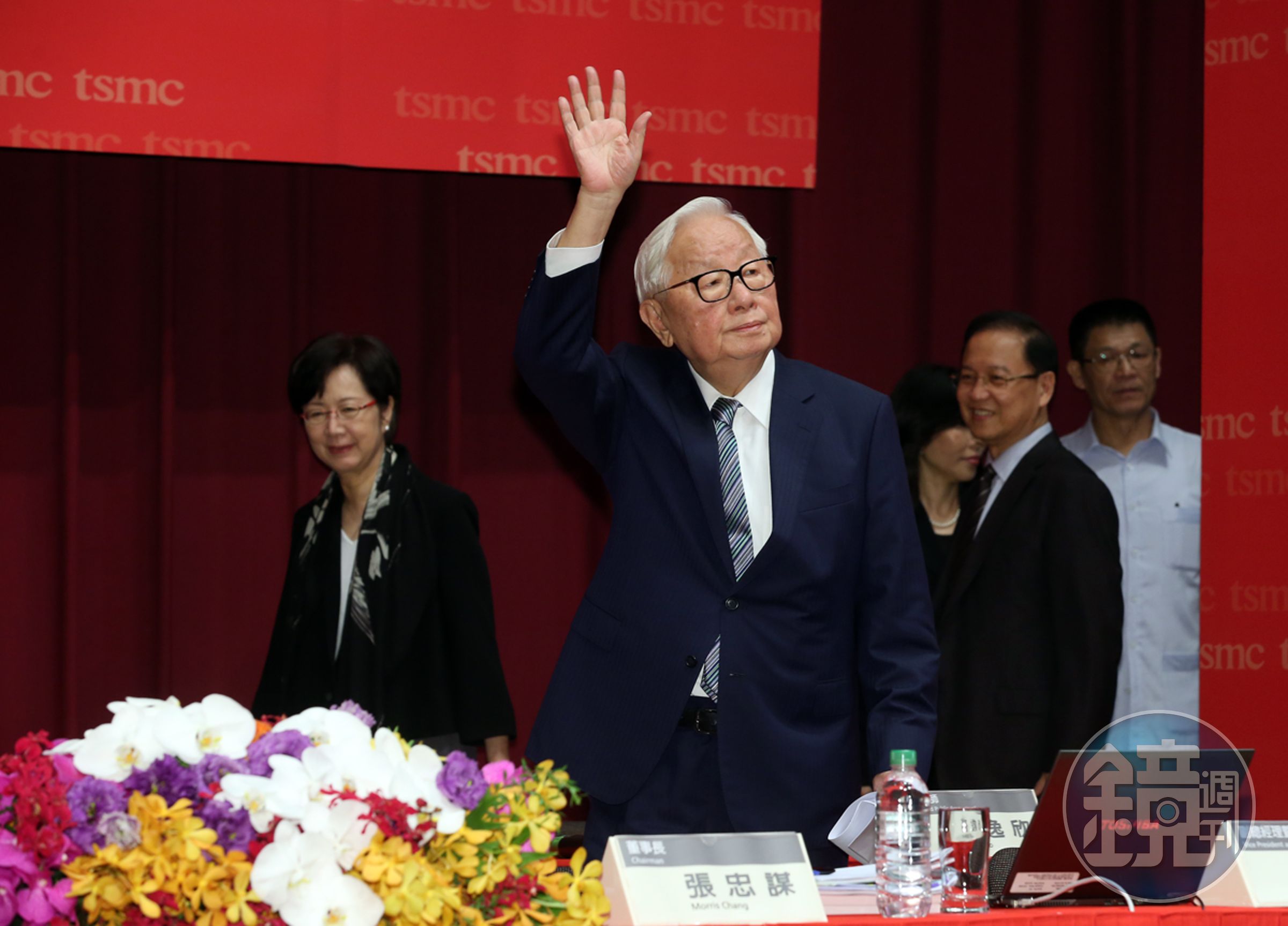 張忠謀明年6月股東會後，將不擔任台積電任何職務。