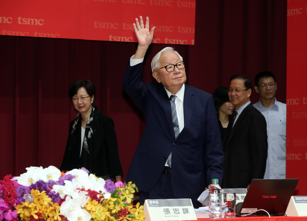 張忠謀明年6月股東會後，將不擔任台積電任何職務。