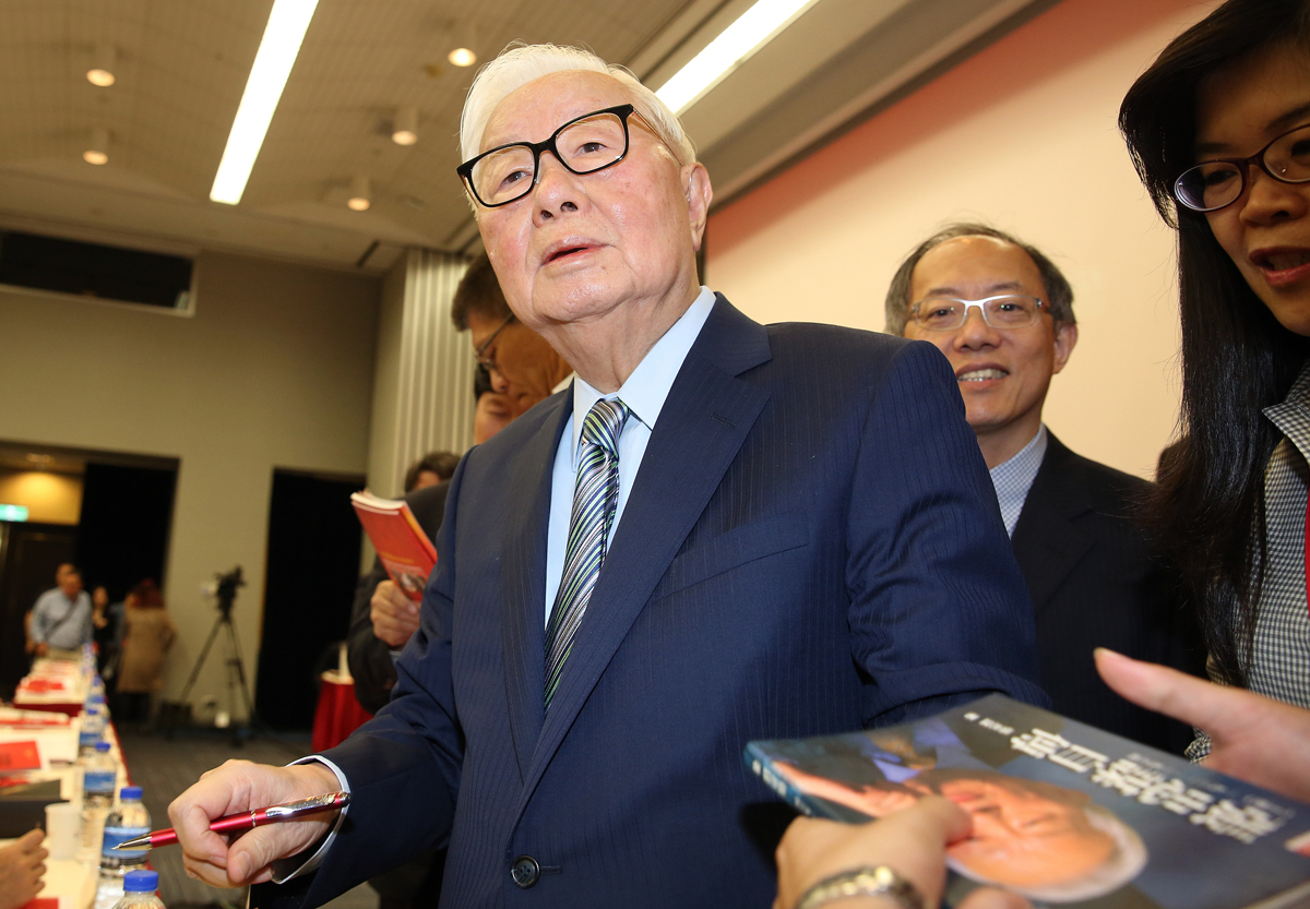 張忠謀曾說過，他一天至少花6個小時在閱讀，假日時時常7、8個小時。