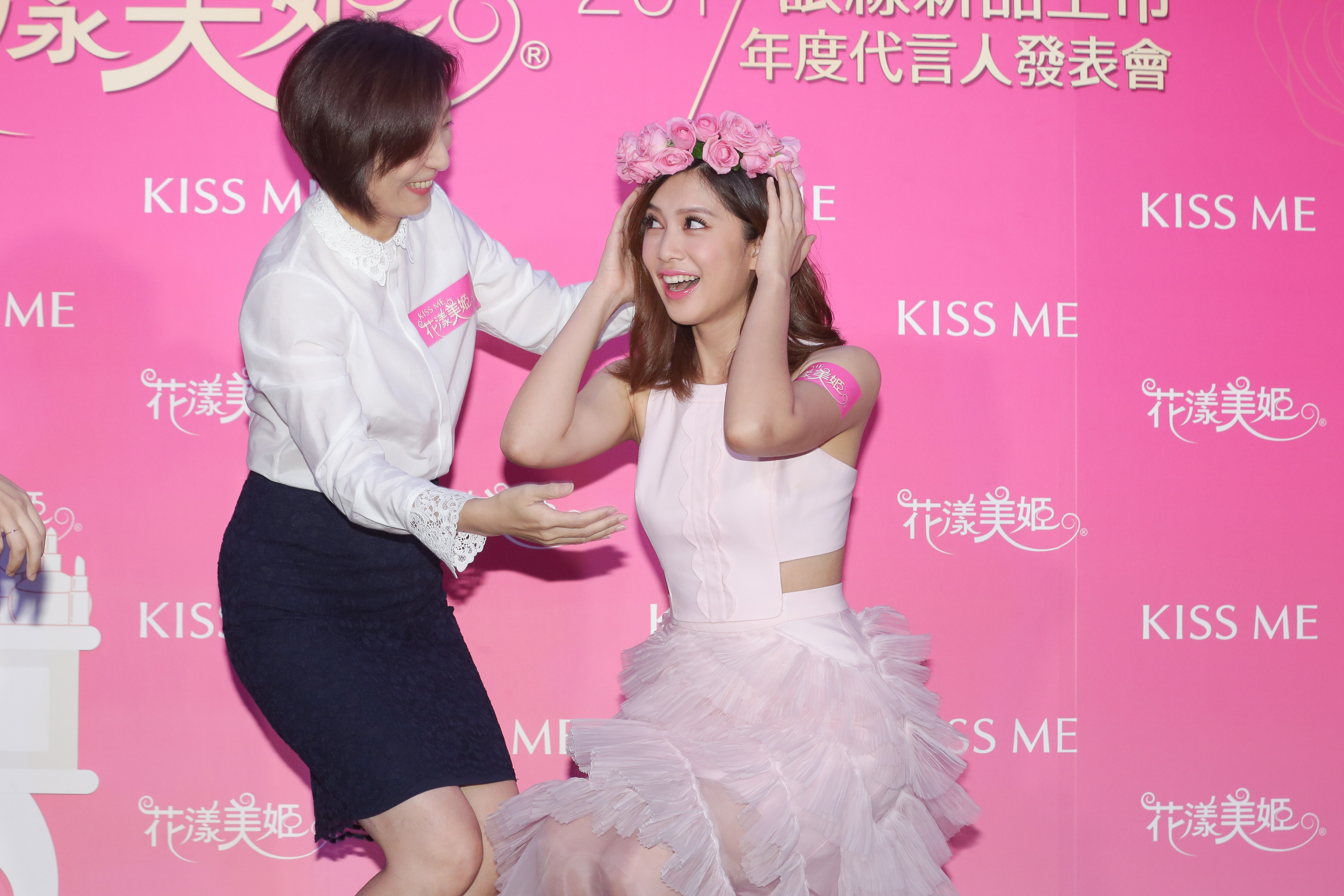 劉奕兒個性豪爽大喇喇，電子聯訪時甚至直接脫口說出「我鼻涕要流出來了」，很真性情。