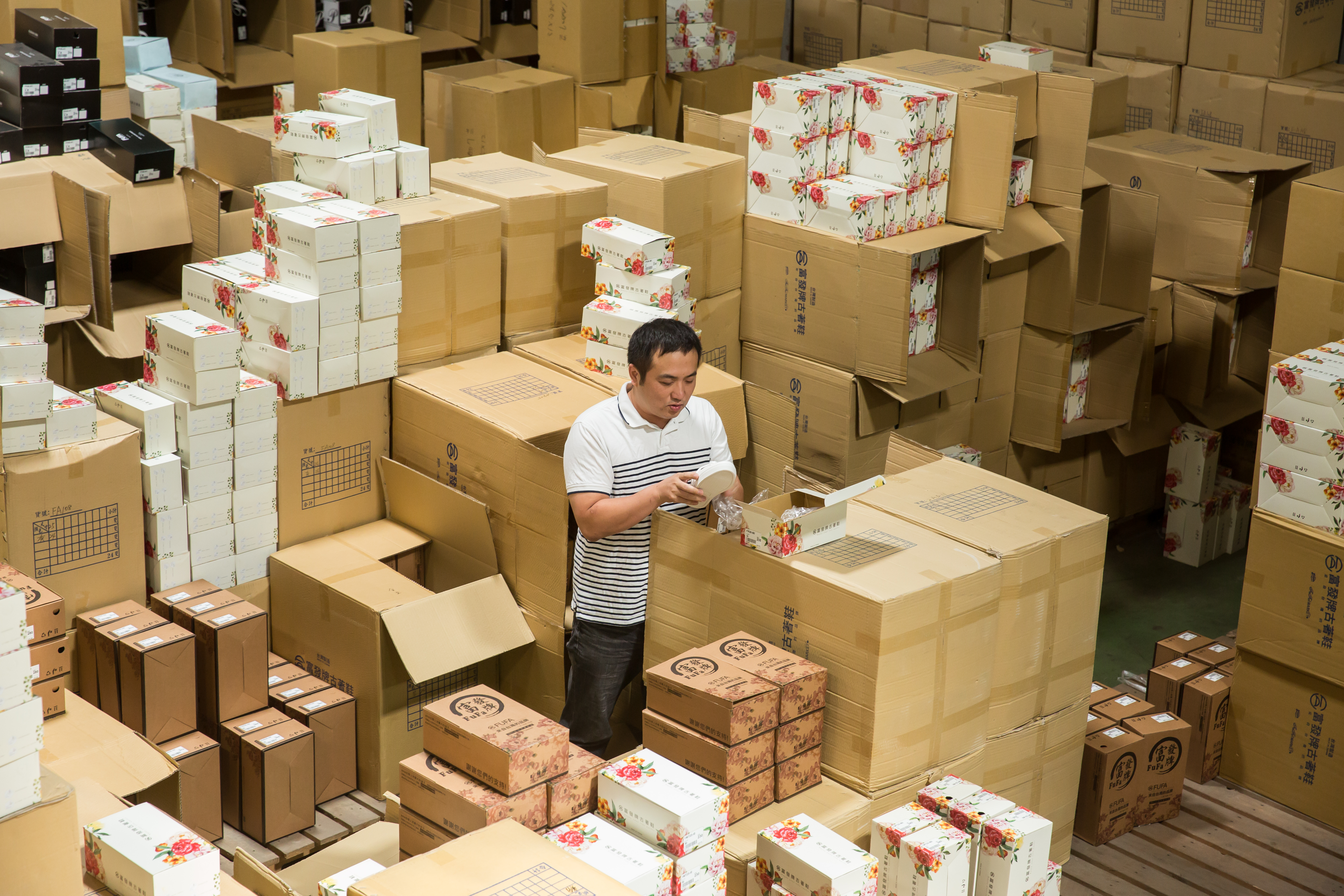 見過韓國東大門布料市場的盛況，呂紹楠建議，政府應推動在地保護主義，提供產業生存空間。