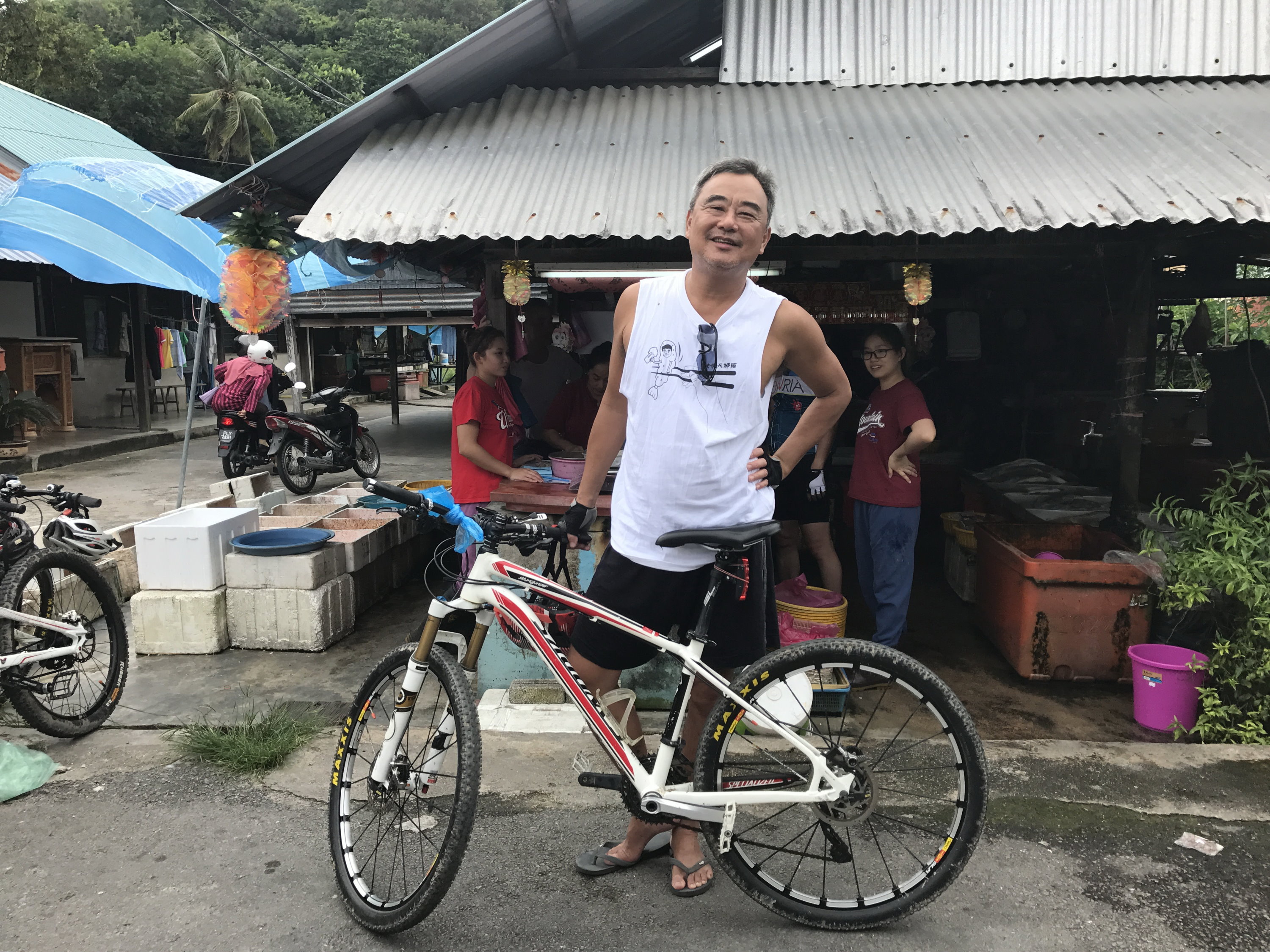 陳昇日前受邀前往馬來西亞出席慈善國際越野單車賽，一口氣騎了39公里體力驚人。（新樂園製作提供）