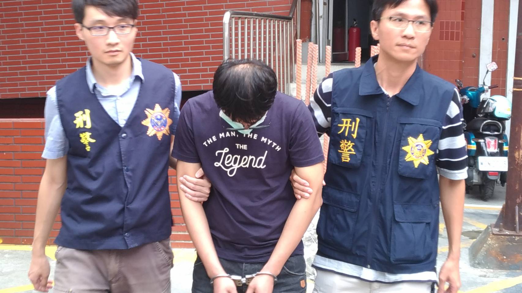 僅國中學歷的柯嫌擅長網路和電信技術，竟與詐騙集團合作騙人。（刑事局提供）