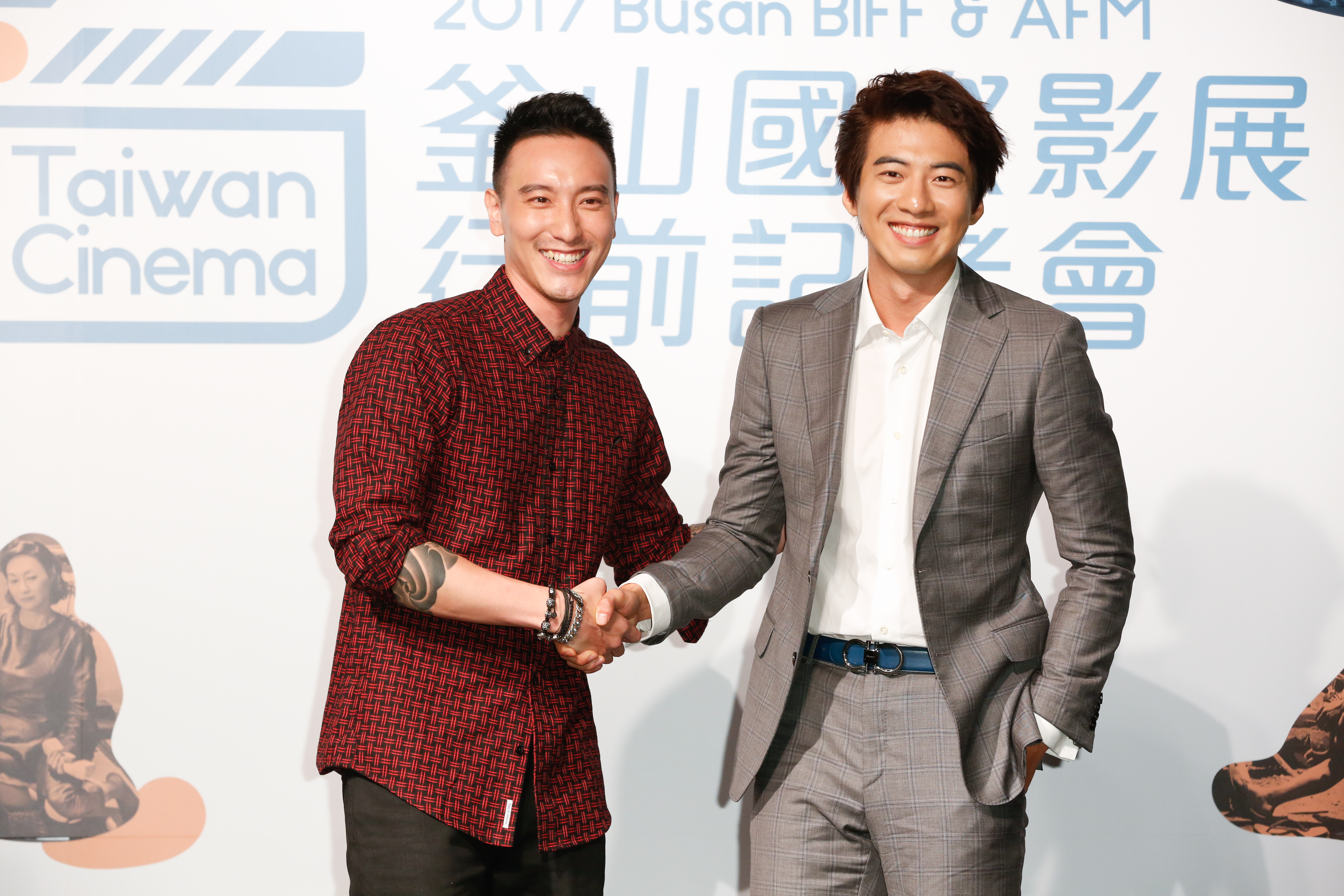 王陽明(左)和傅孟柏今年分別以《盗命師》和《最後的詩句》前往釜山參展。